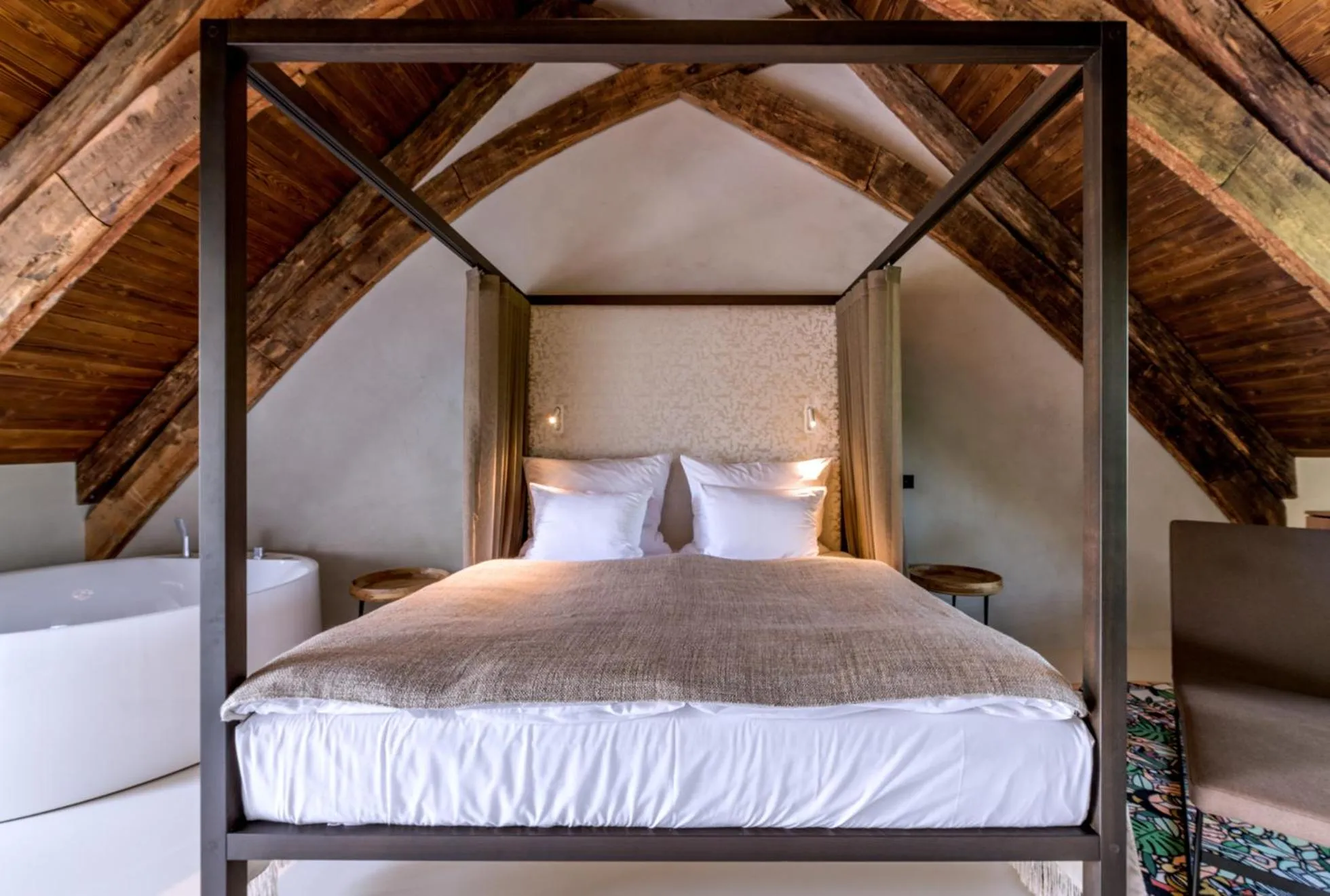 Photo of the whole room, Bed in Yard Resort