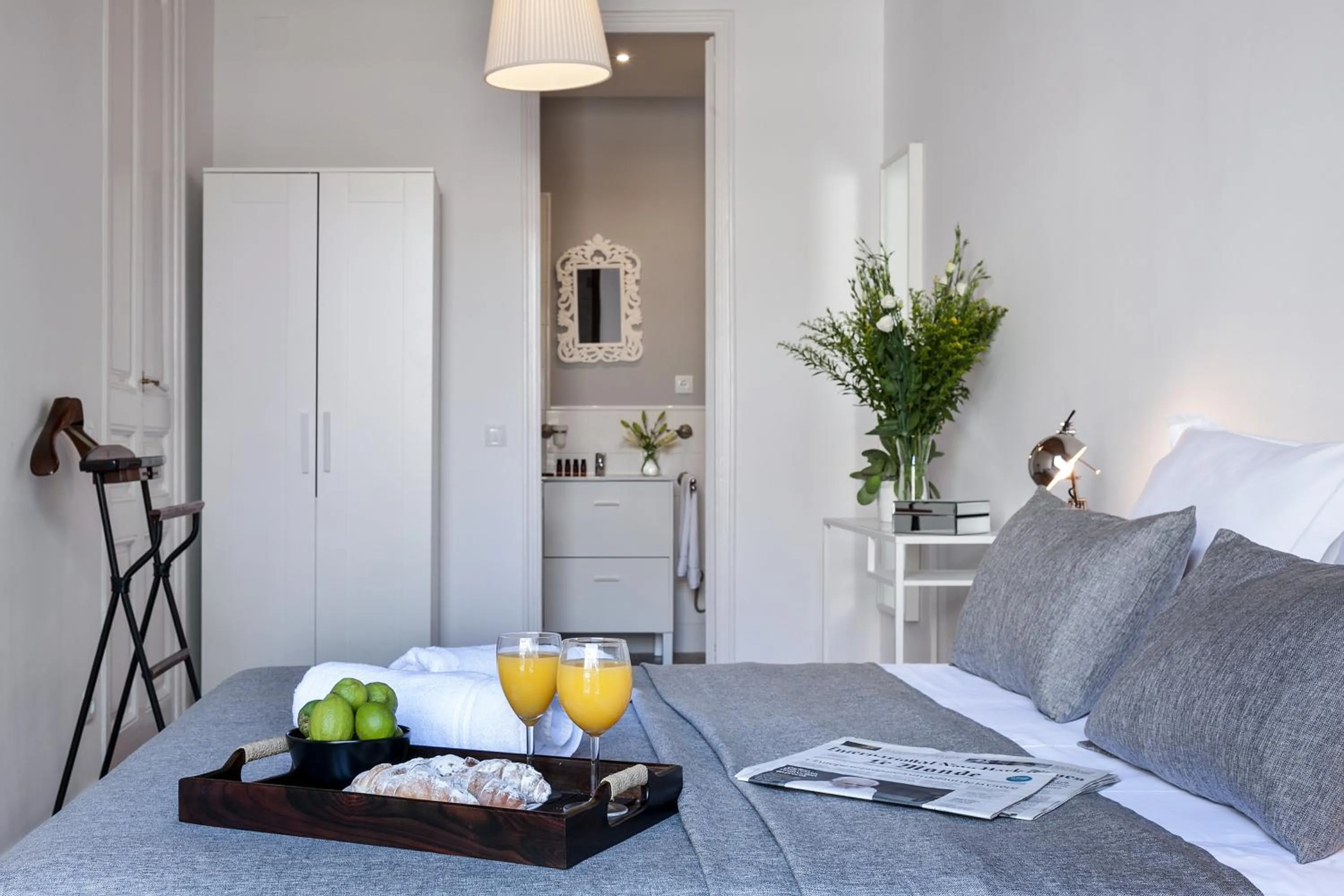 Bathroom, Bed in Aspasios Charming Flats