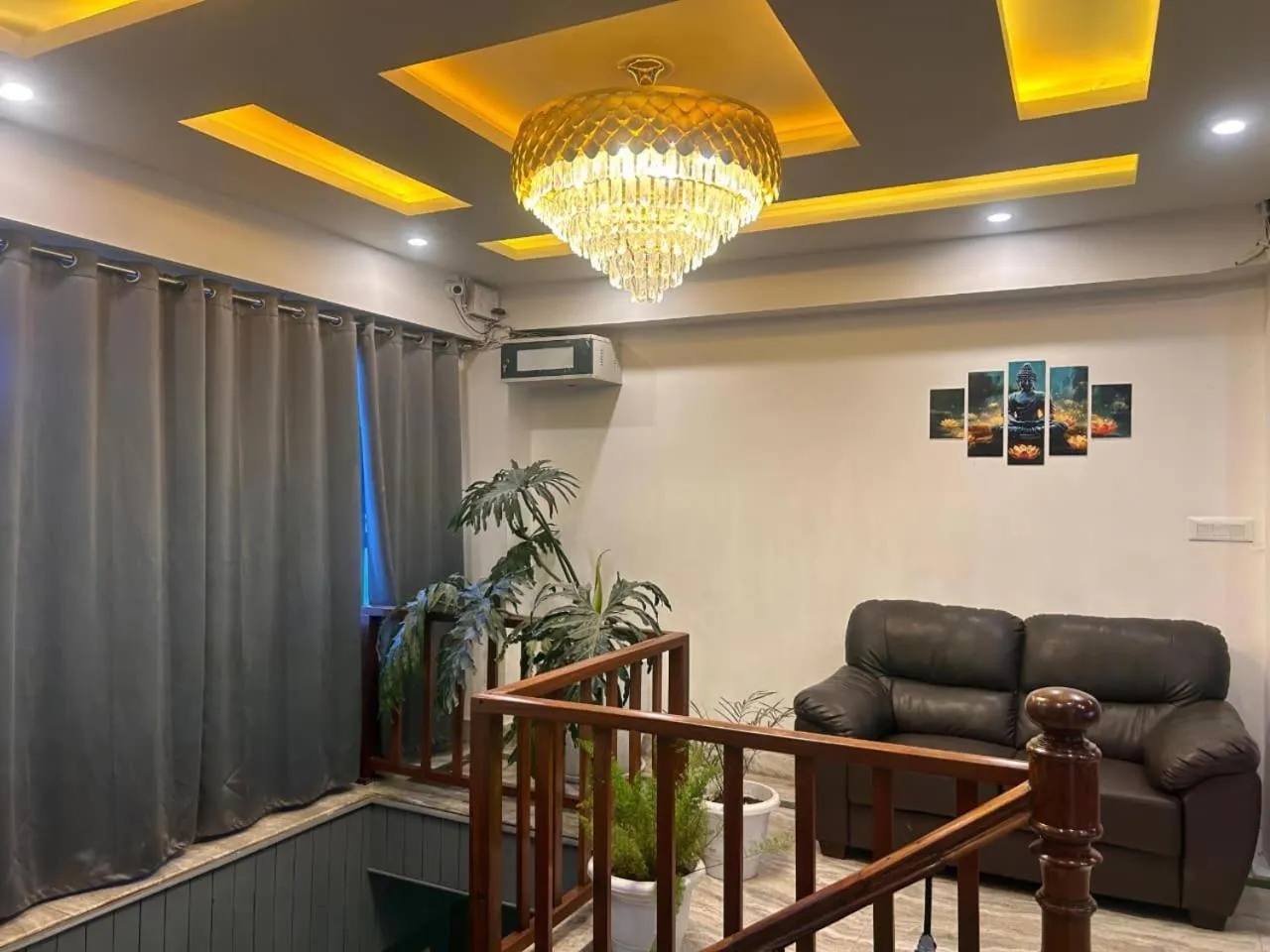 Living room in Hotel Dwaper A Premium Property Near Mall Road