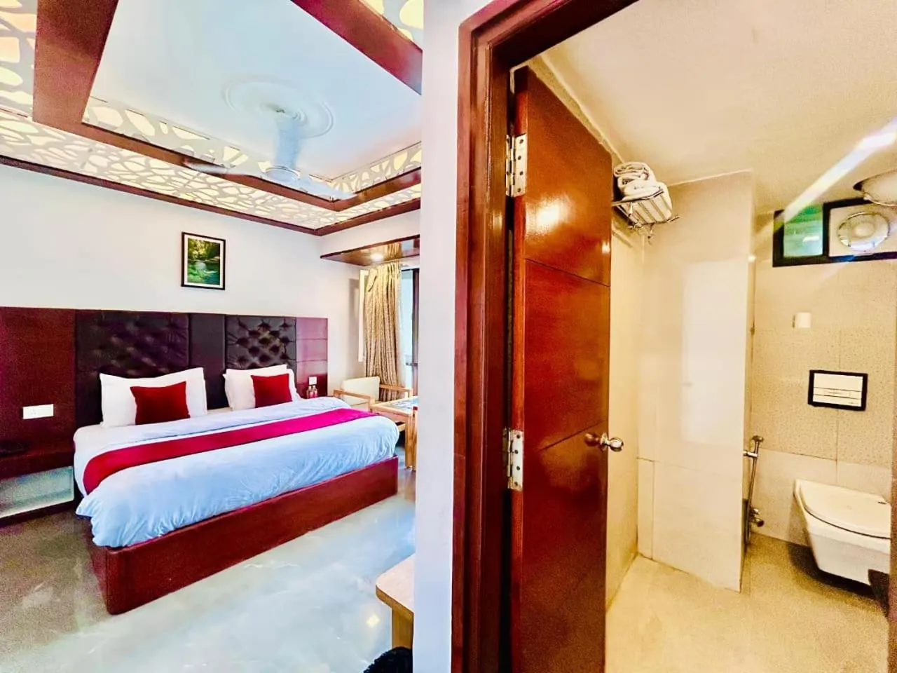 King Room with Mountain View in Hotel Dwaper A Premium Property Near Mall Road