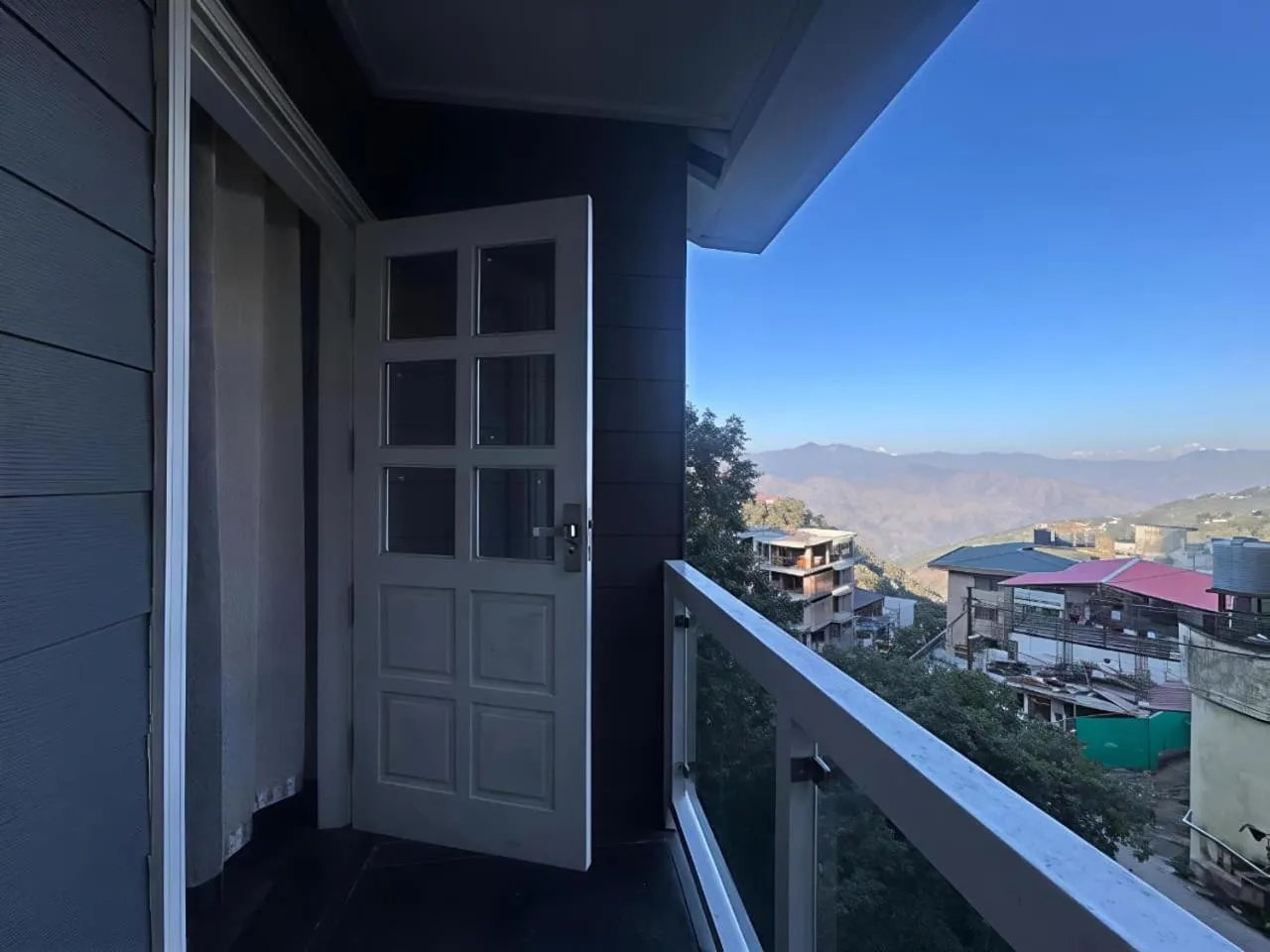 Day in Hotel Dwaper A Premium Property Near Mall Road