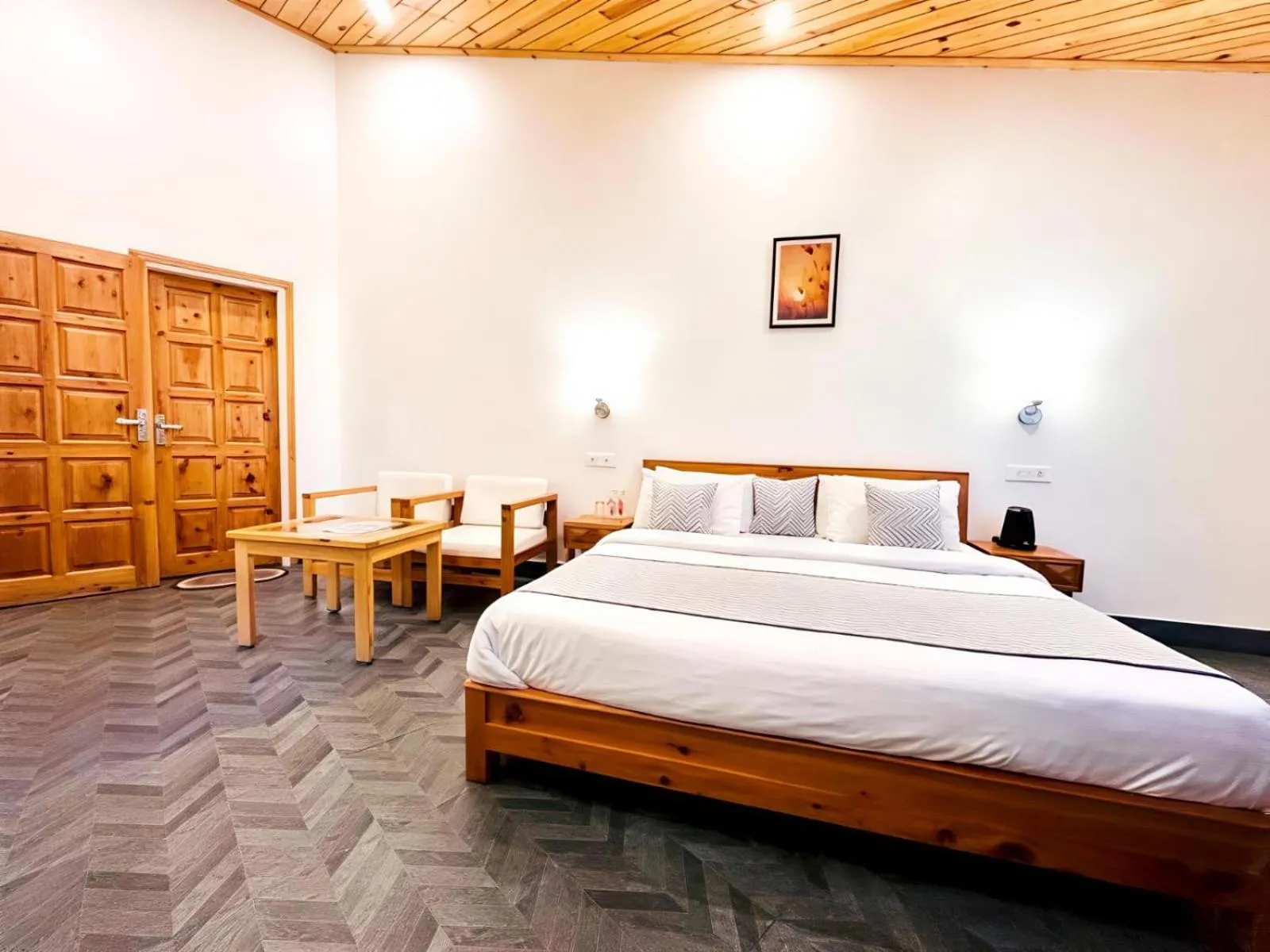 Bed in Hotel Dwaper A Premium Property Near Mall Road