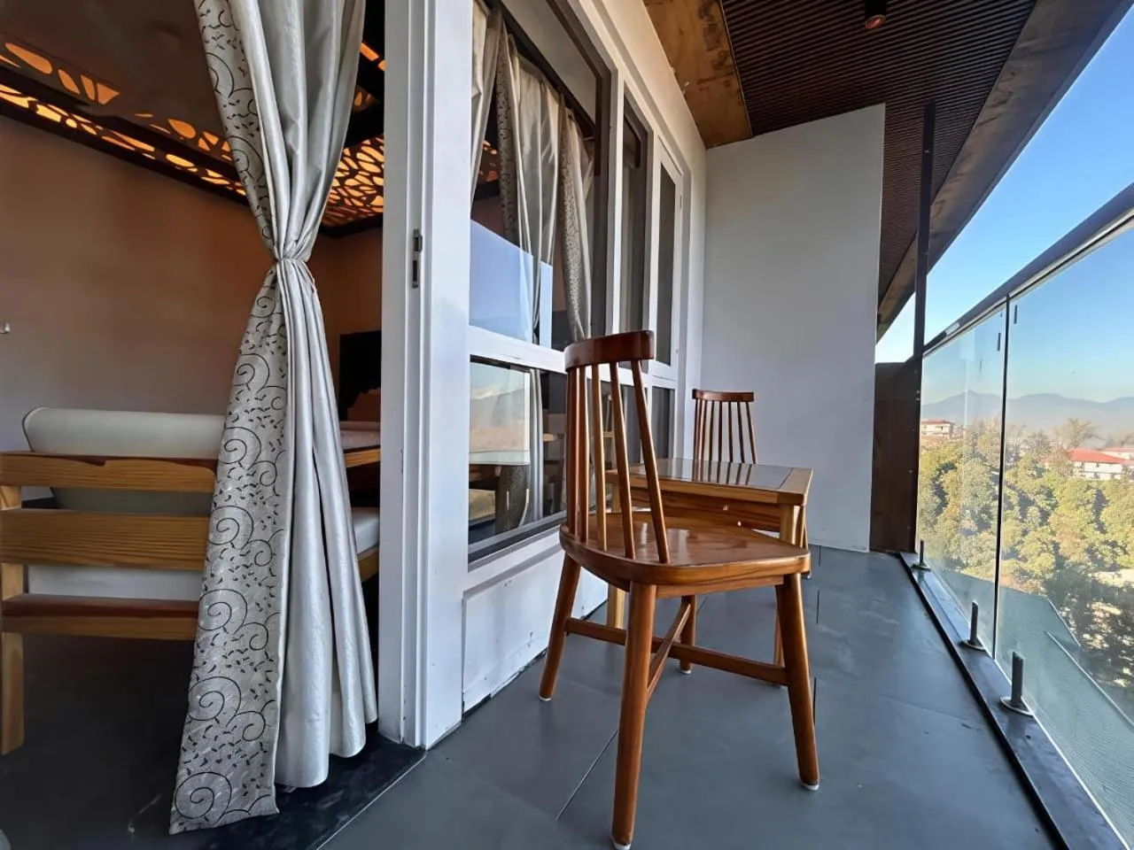 Patio in Hotel Dwaper A Premium Property Near Mall Road