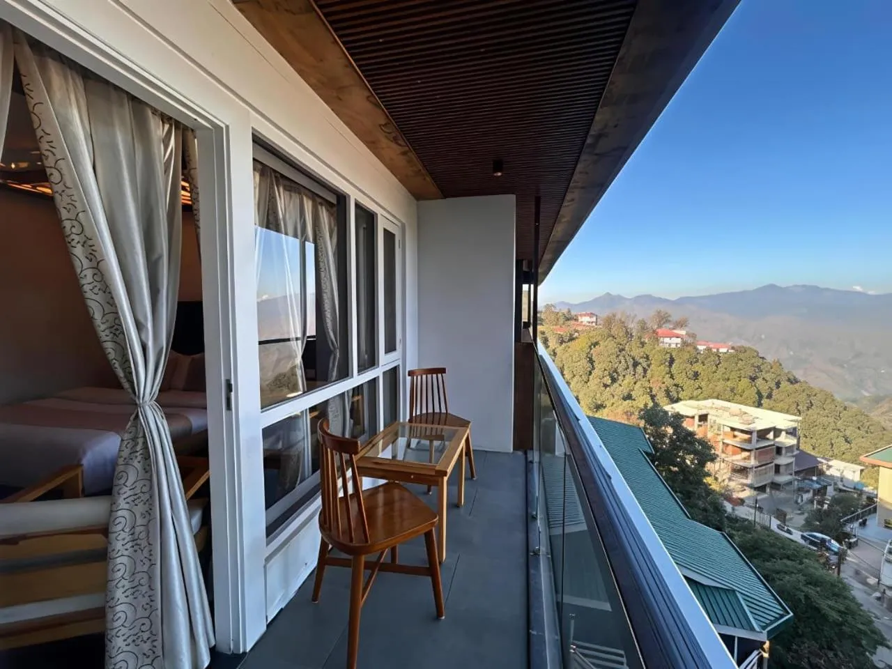 Patio in Hotel Dwaper A Premium Property Near Mall Road