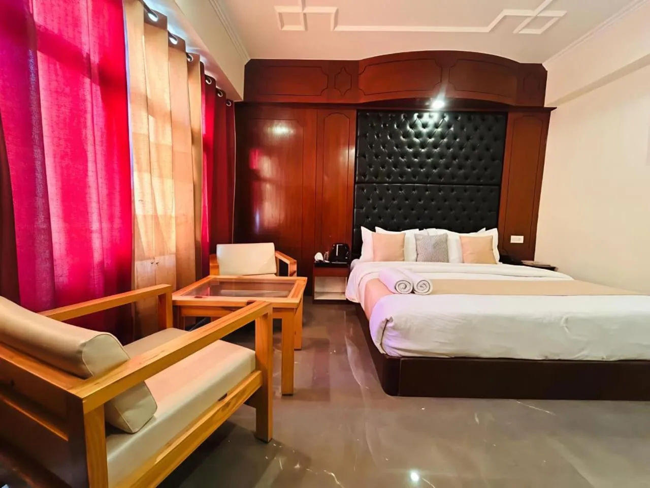 Bed in Hotel Dwaper A Premium Property Near Mall Road