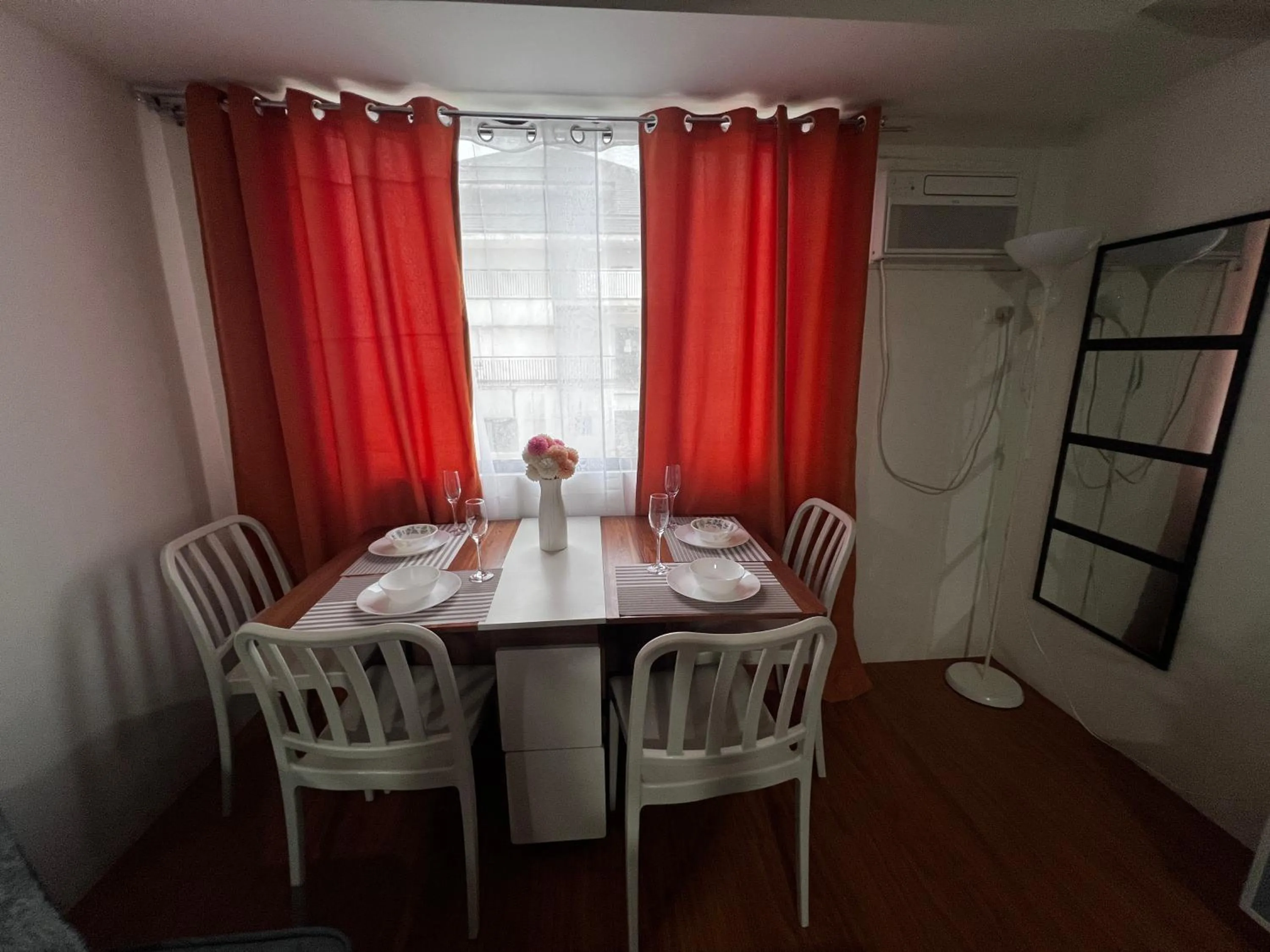 Dining area in Family Haven Serin West Tagaytay - 6 Pax - Taal View - Full Kitchen - FAST Wi-Fi