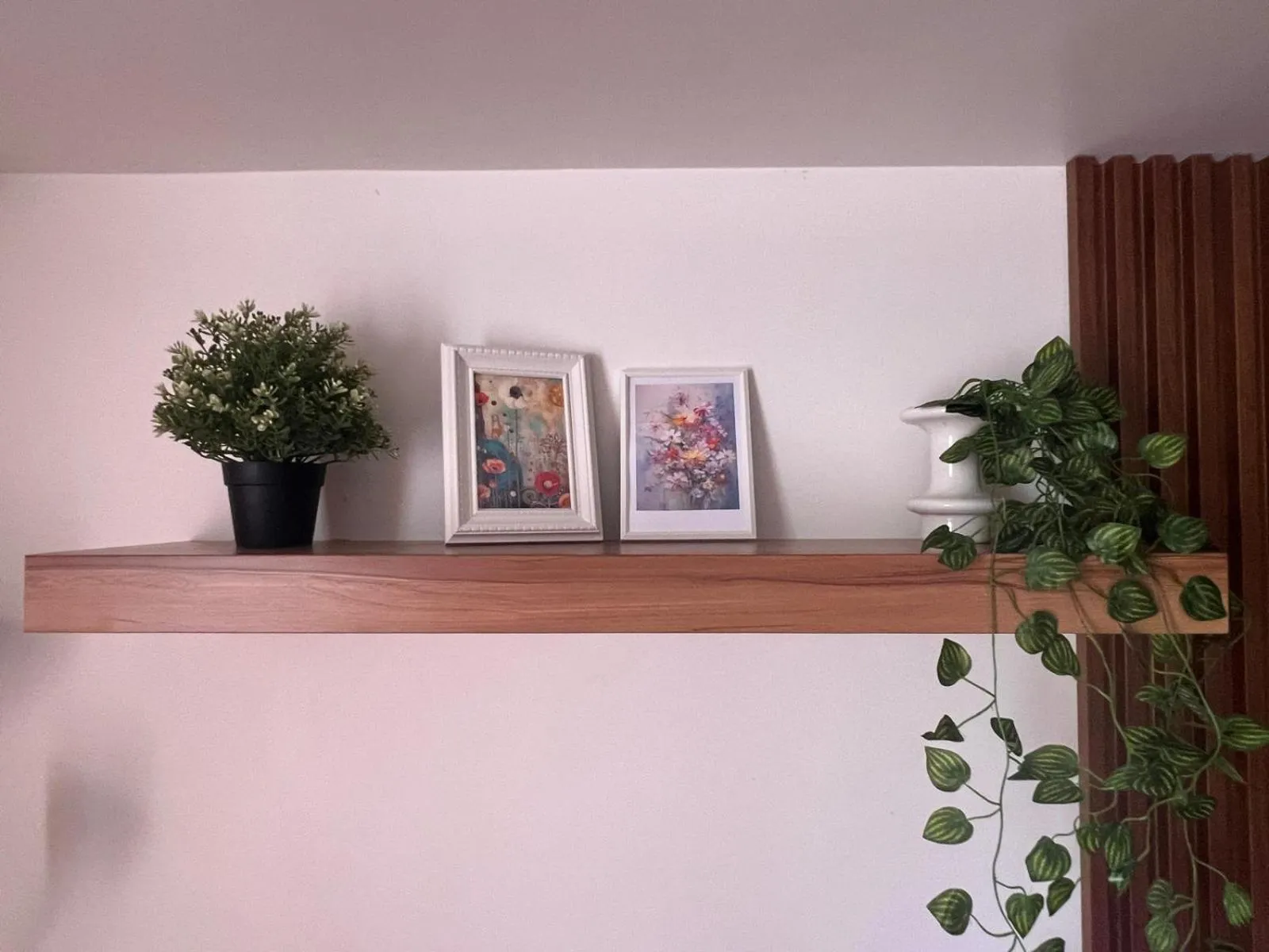 Decorative detail in Family Haven Serin West Tagaytay - 6 Pax - Taal View - Full Kitchen - FAST Wi-Fi