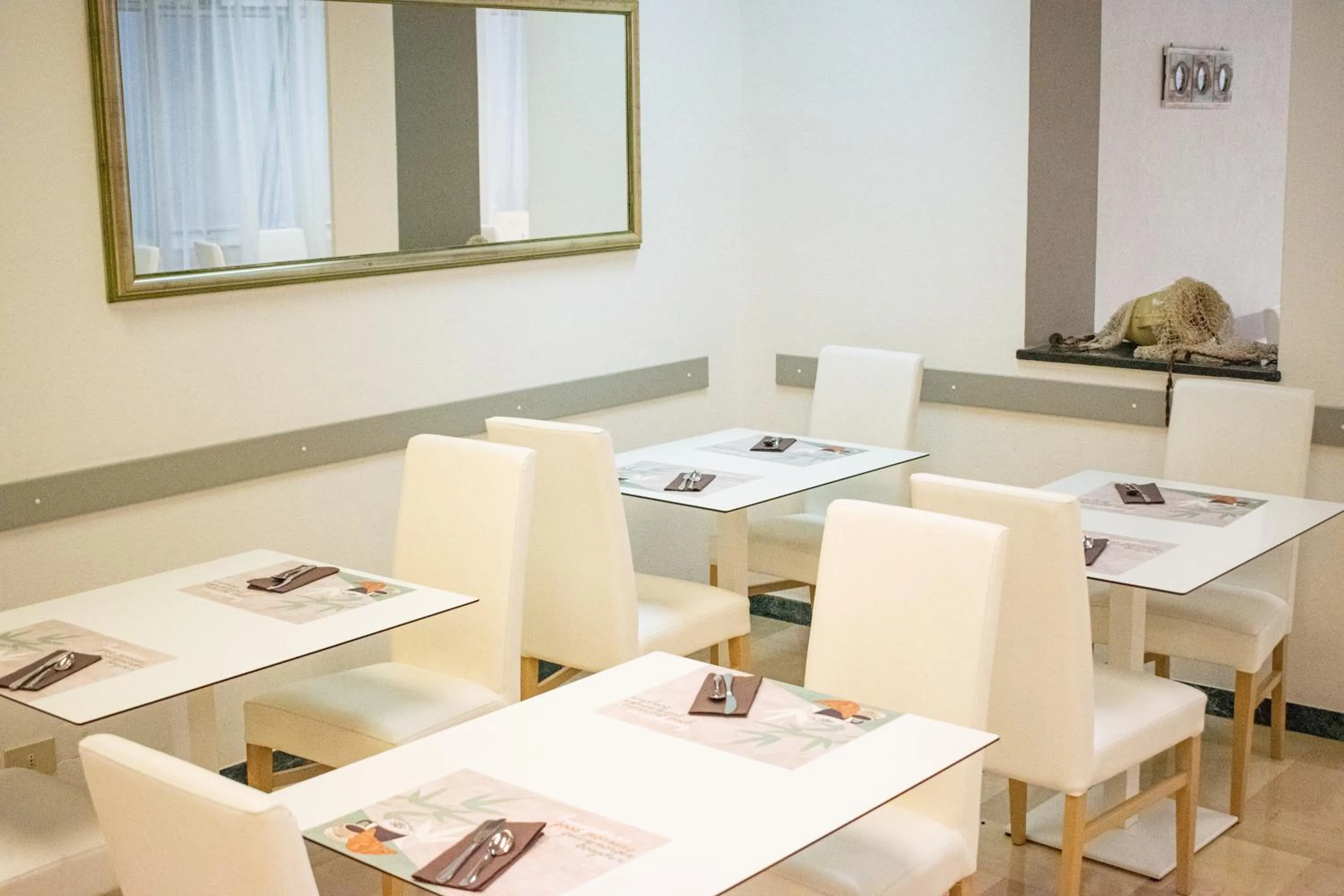 Restaurant/places to eat in Ambra Hotel Cattolica