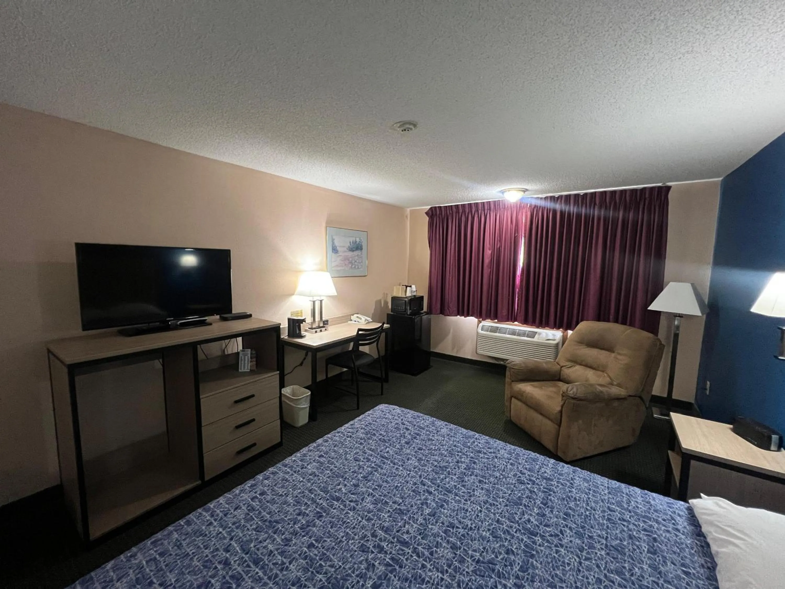 Bedroom, Bed in Marysville Surf Motel Kansas US 77