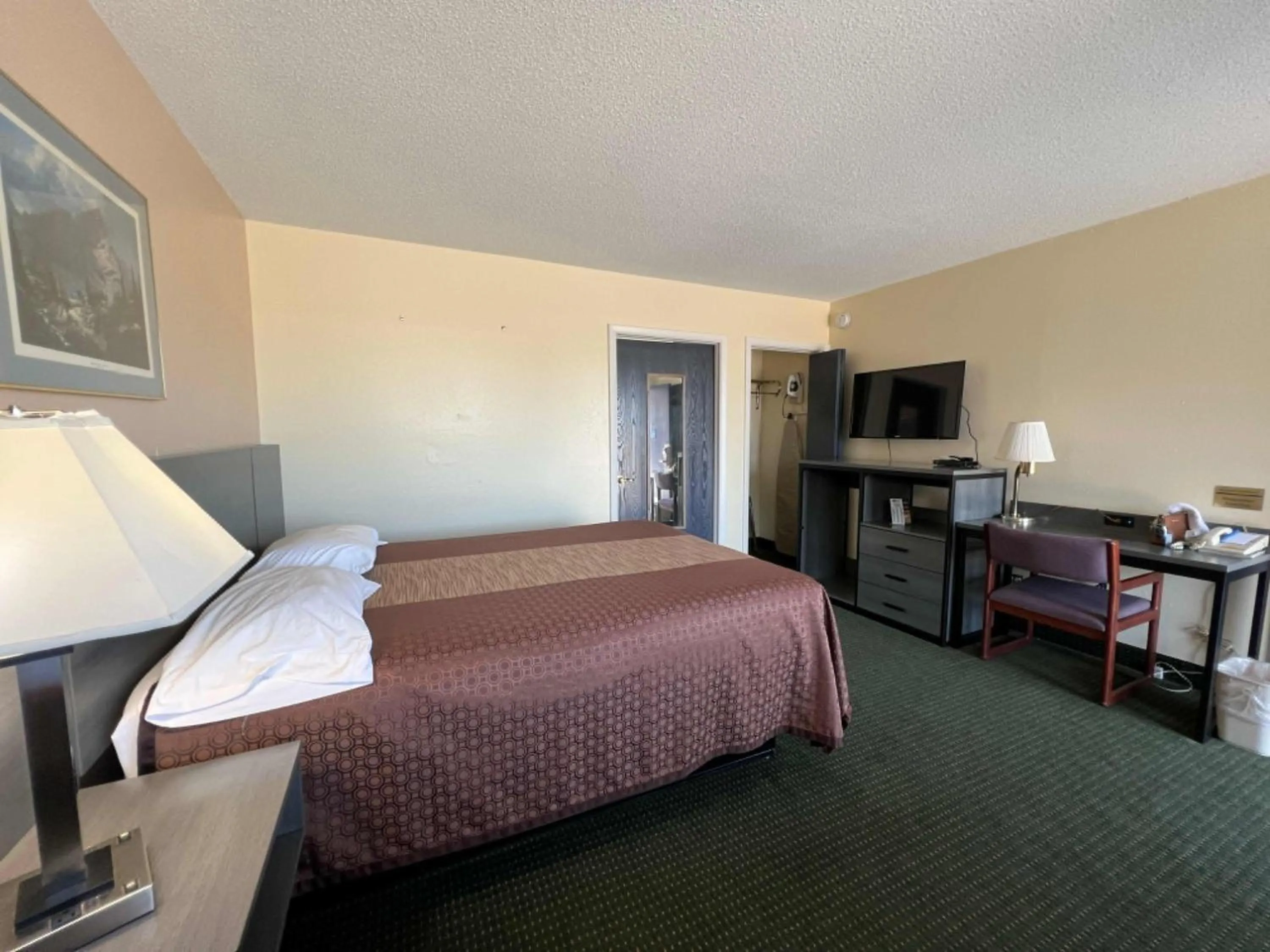 Bedroom, Bed in Marysville Surf Motel Kansas US 77