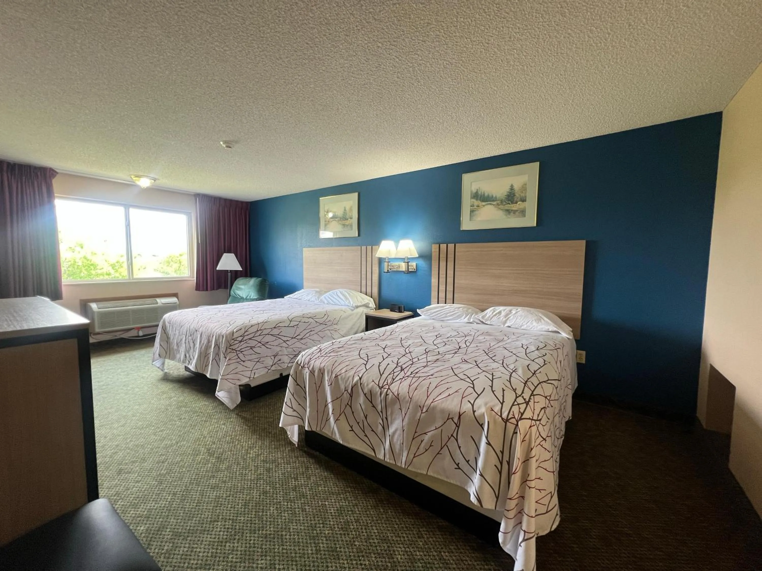 Bedroom, Bed in Marysville Surf Motel Kansas US 77