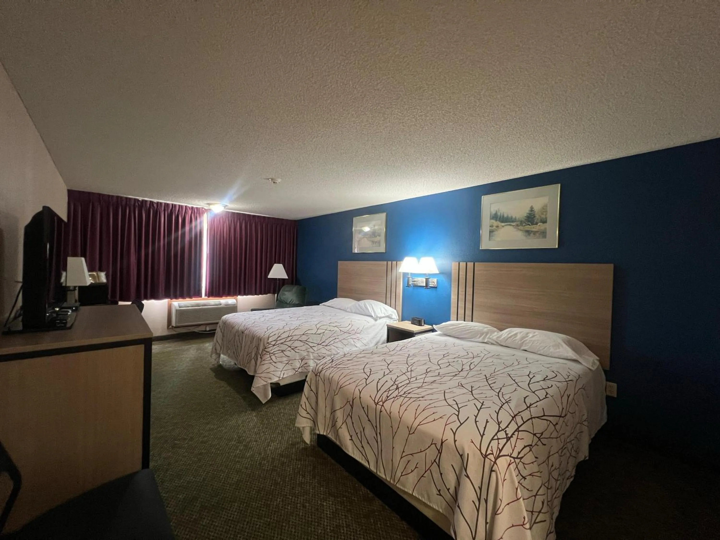 Bedroom, Bed in Marysville Surf Motel Kansas US 77