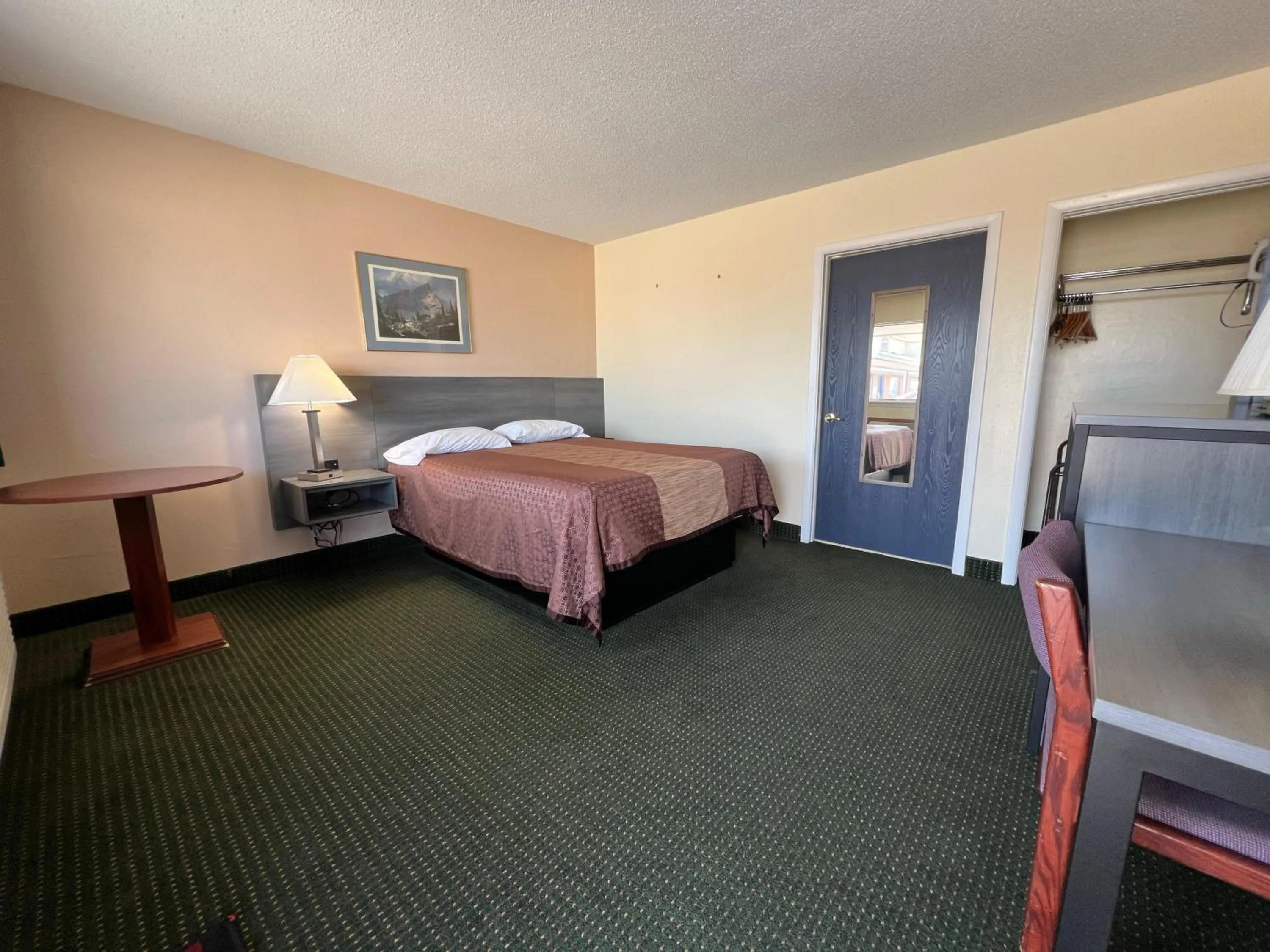 Bedroom, Bed in Marysville Surf Motel Kansas US 77