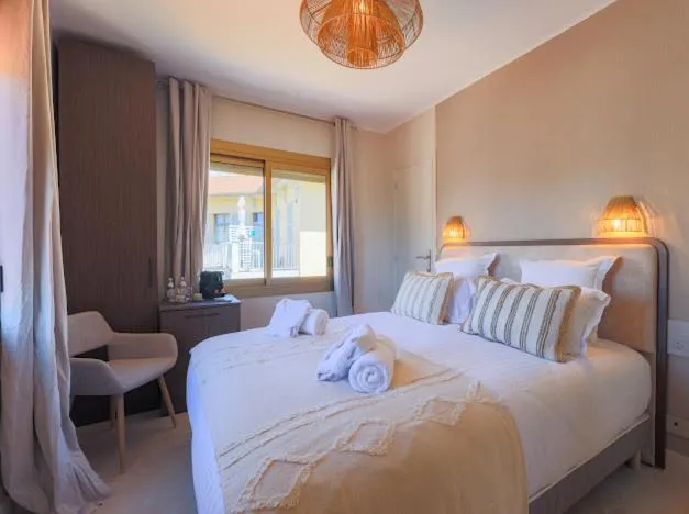 Bed in Hôtel Lou Juan