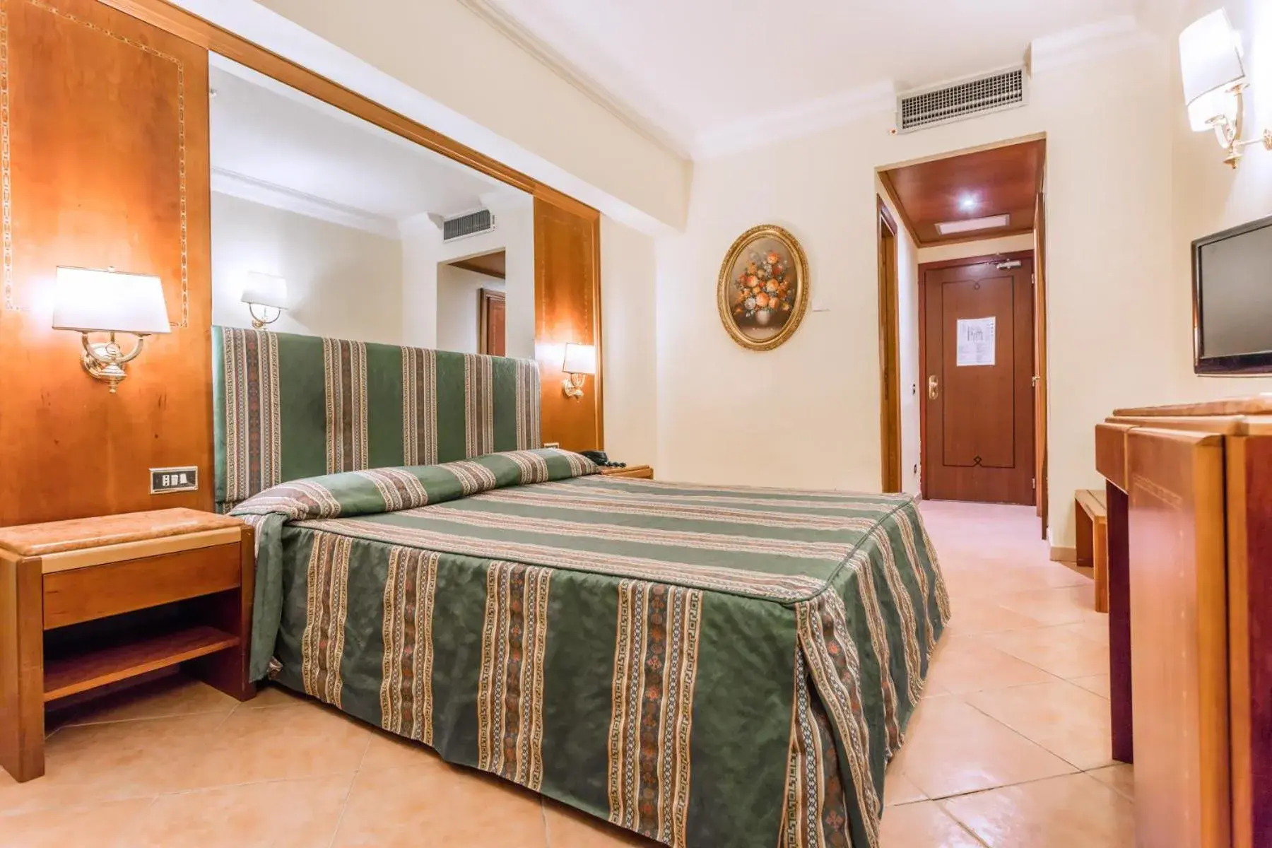 Standard Double or Twin Room in Raeli Hotel Siracusa Standard Double or Twin Room in Raeli Hotel Siracusa