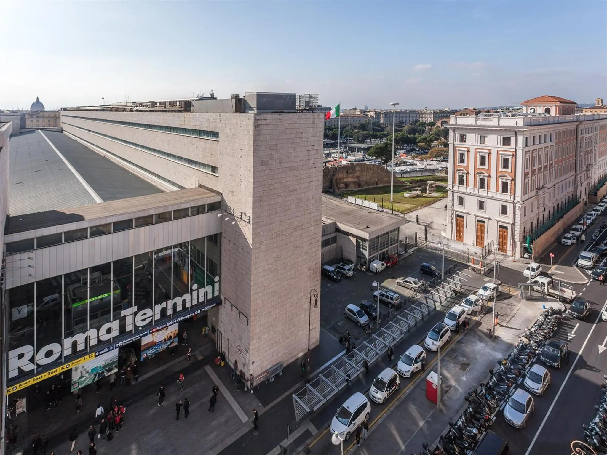 Street view in Raeli Hotel Siracusa