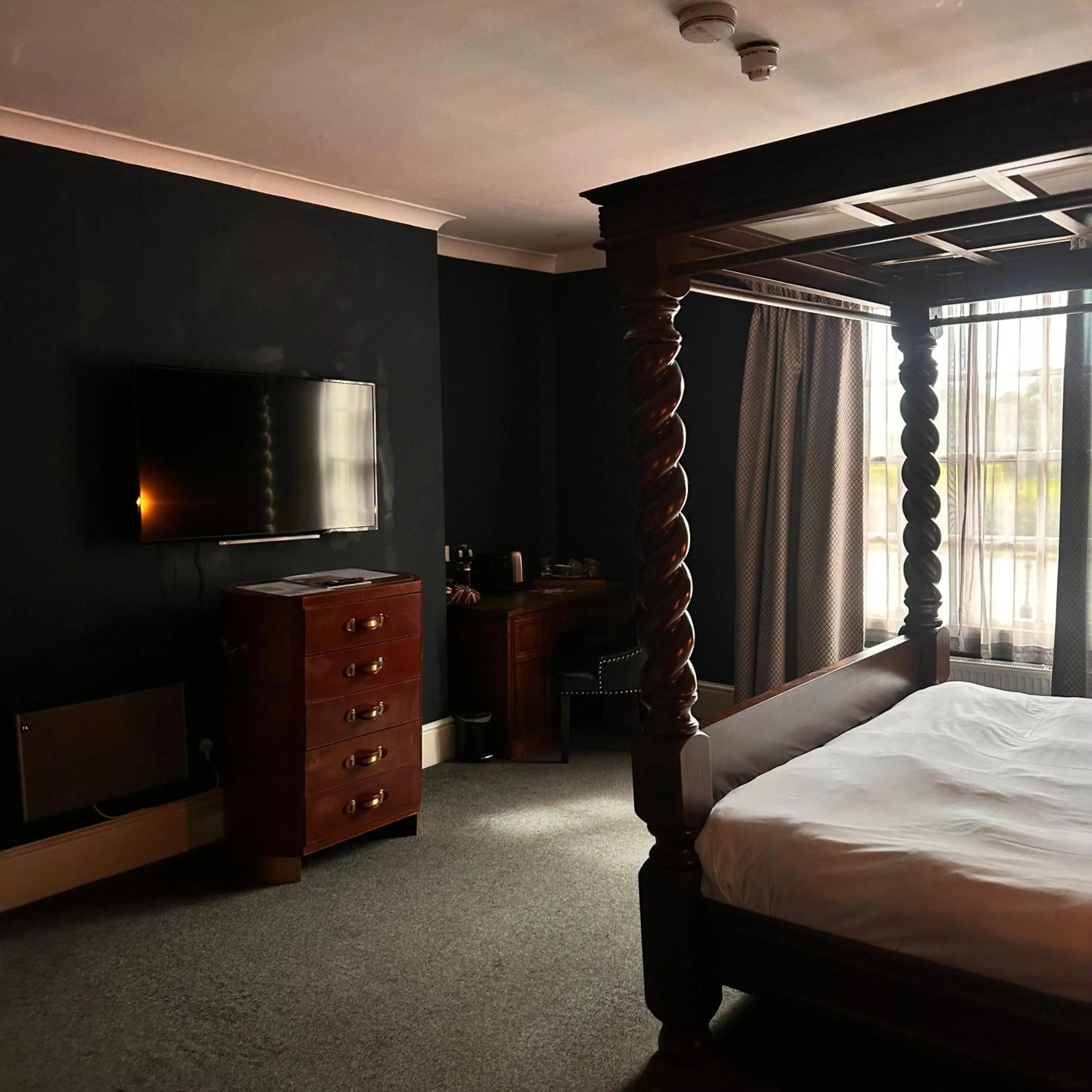 TV and multimedia, Bed in The Vicarage