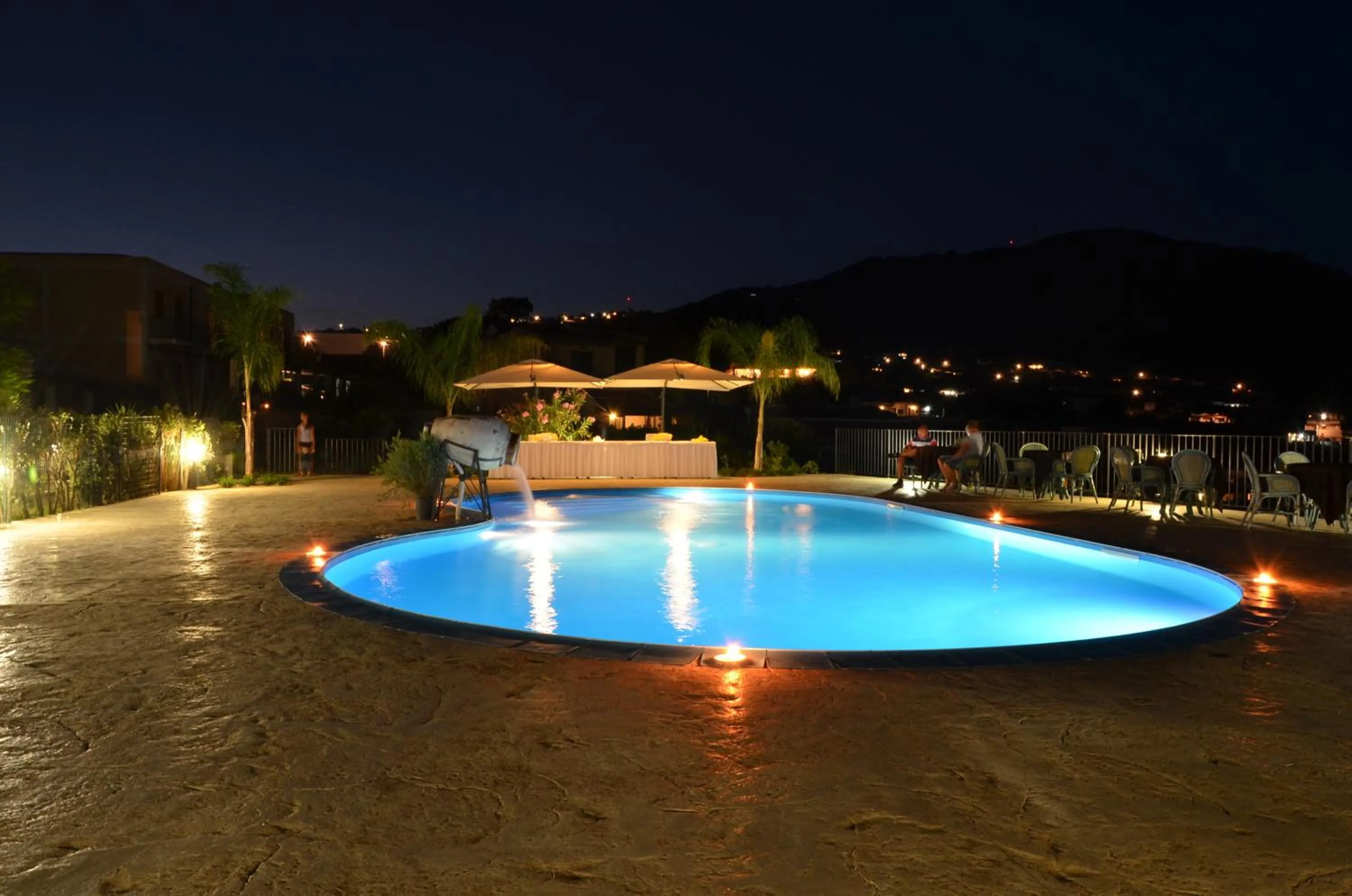 Swimming pool in Eolian Residence