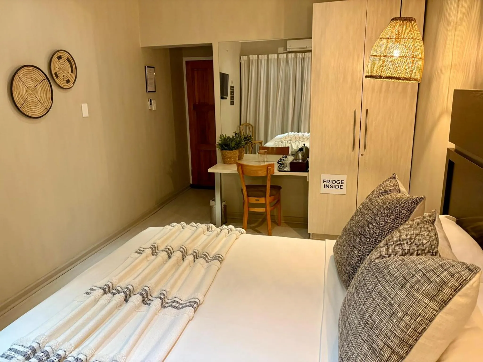 Coffee/tea facilities, Bed in The Suburban Guest House