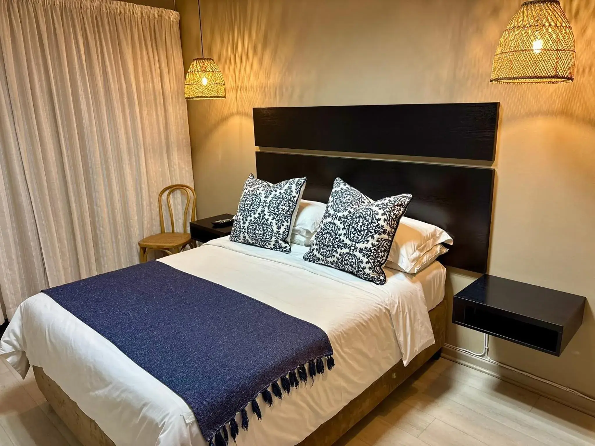 Double Room with Garden View in The Suburban Guest House Double Room with Garden View in The Suburban Guest House