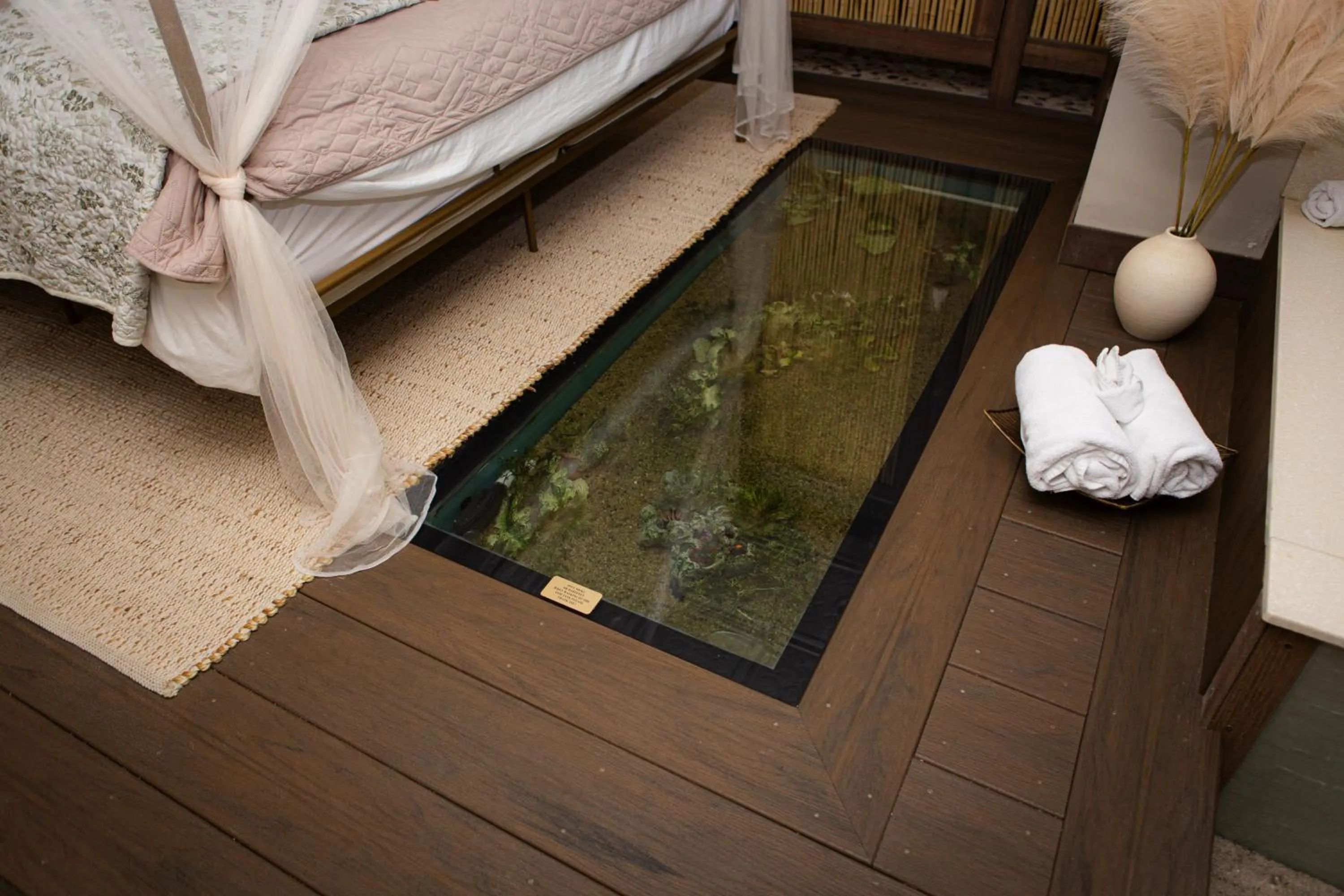 Bed in Hideaway Suites On 5th-Formally 5th East Hall