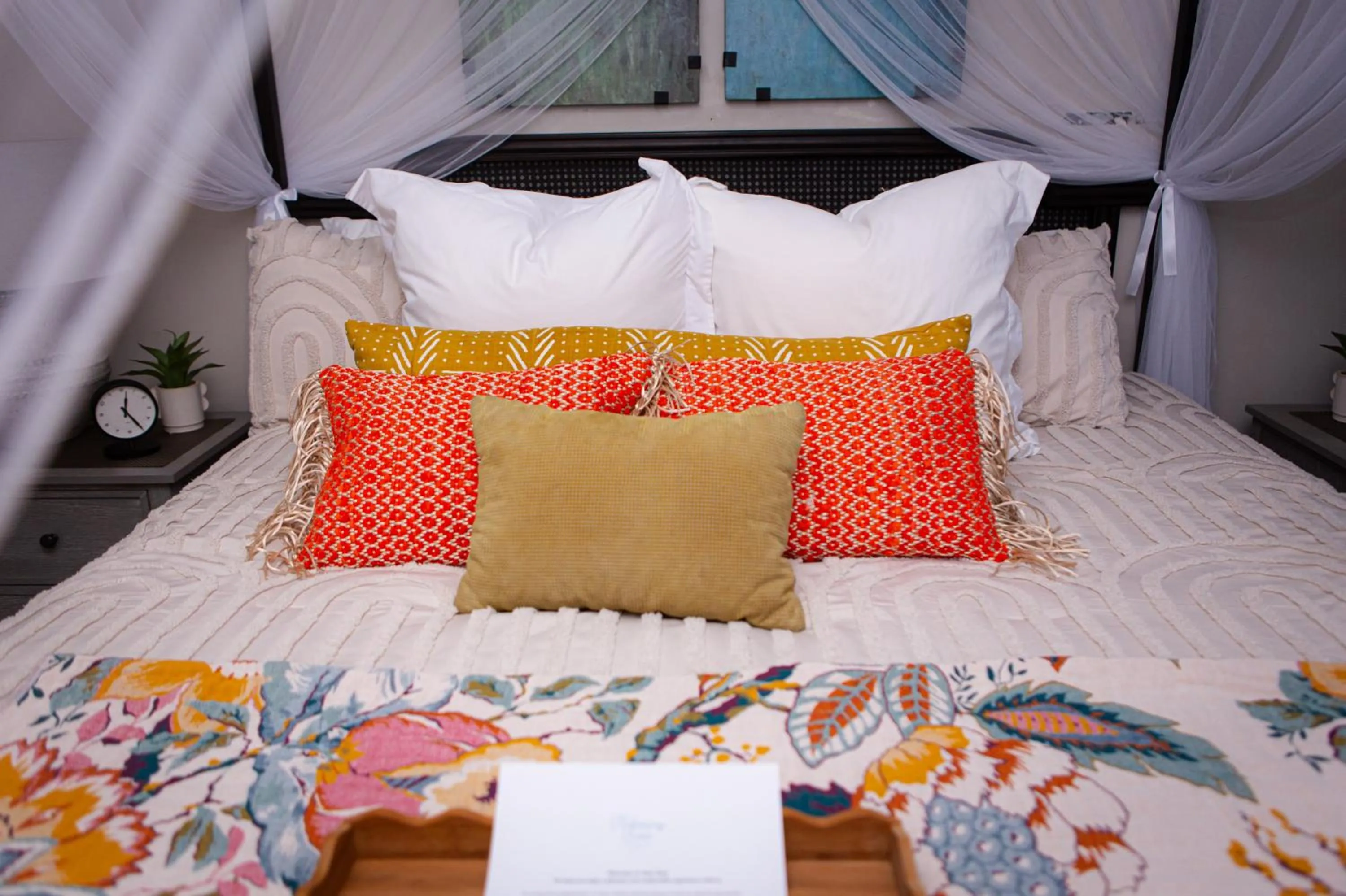 Bed in Hideaway Suites On 5th-Formally 5th East Hall