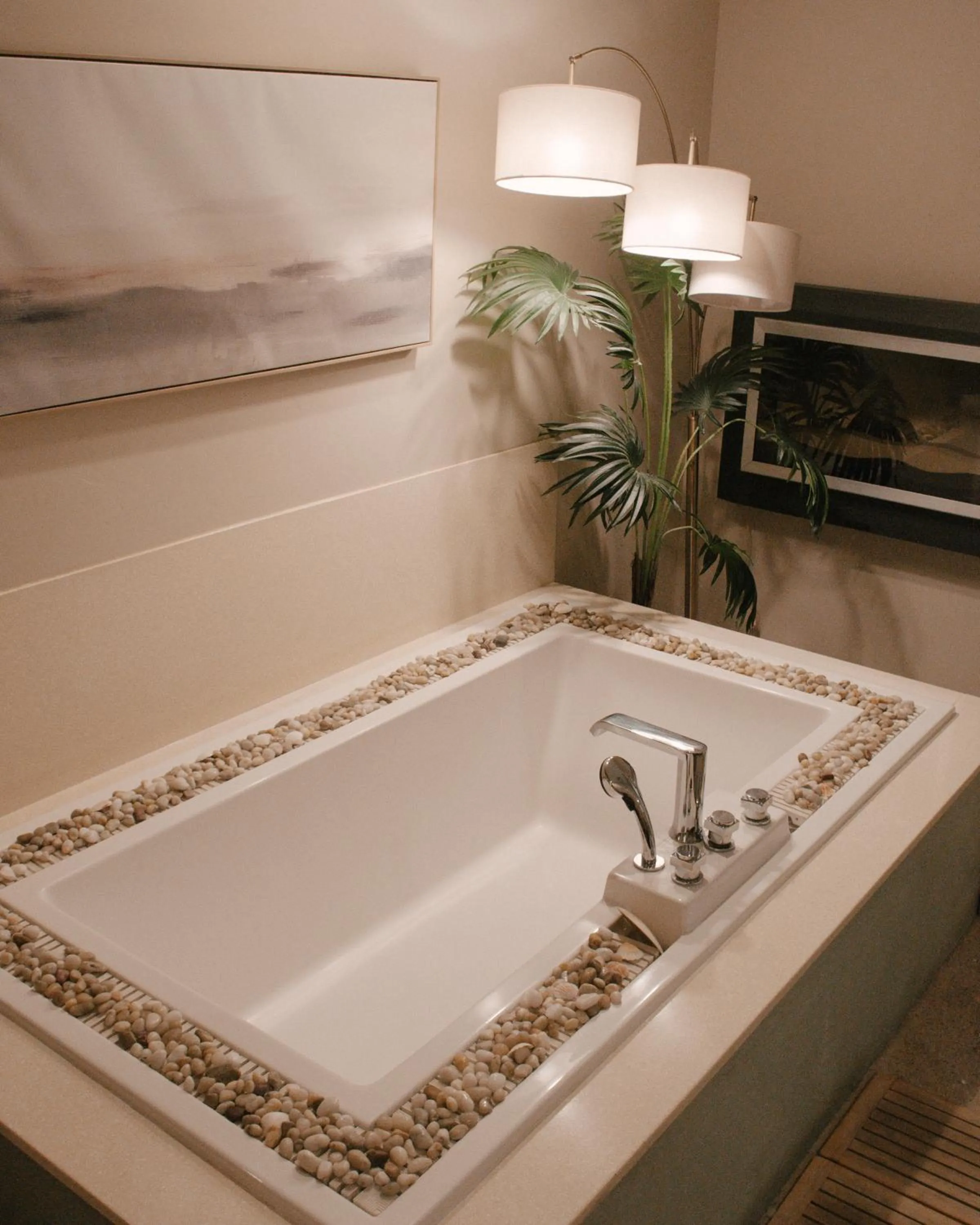 5th East Hall Bed & Breakfast