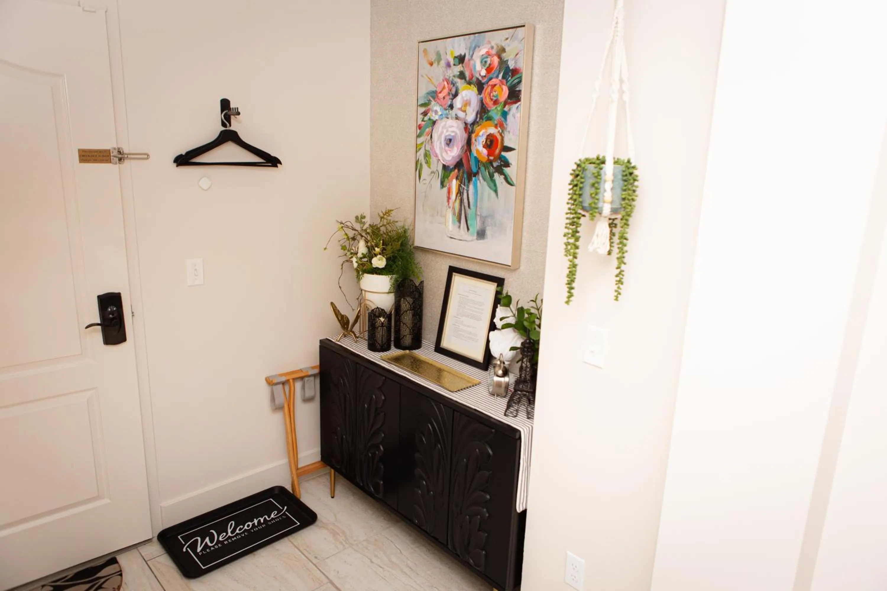 Hideaway Suites On 5th-Formally 5th East Hall