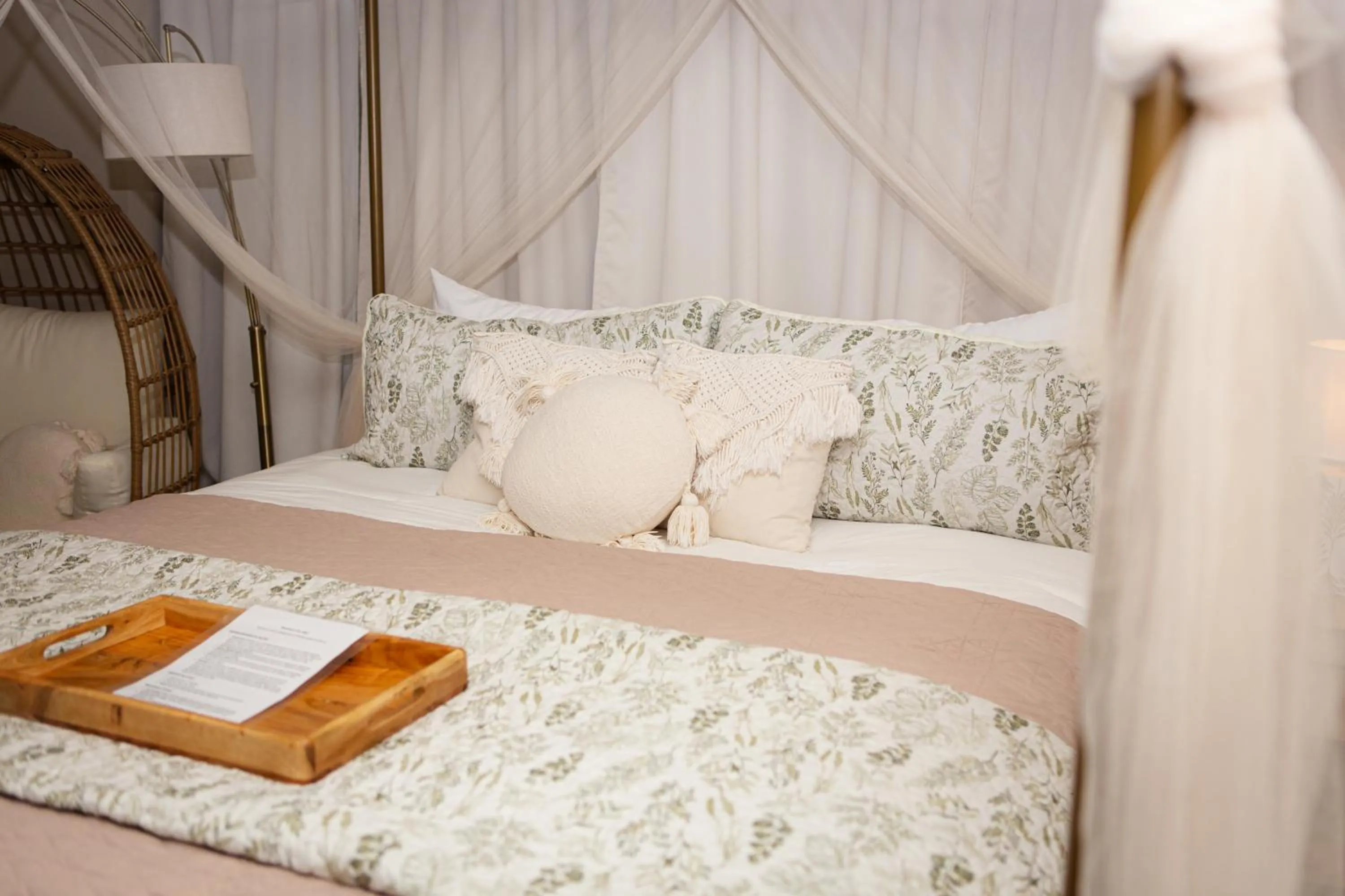 Bed in Hideaway Suites On 5th-Formally 5th East Hall