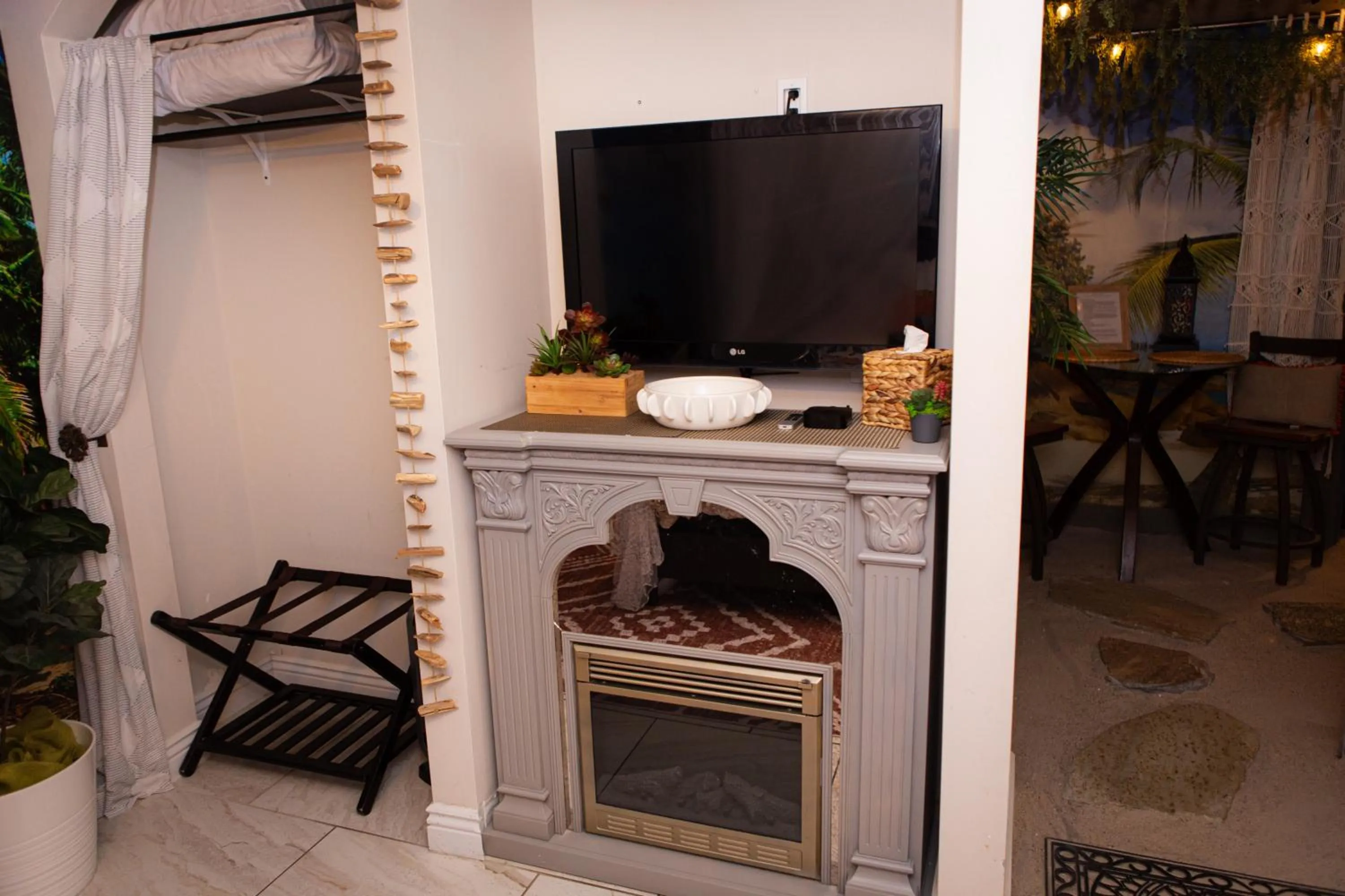 Hideaway Suites On 5th-Formally 5th East Hall