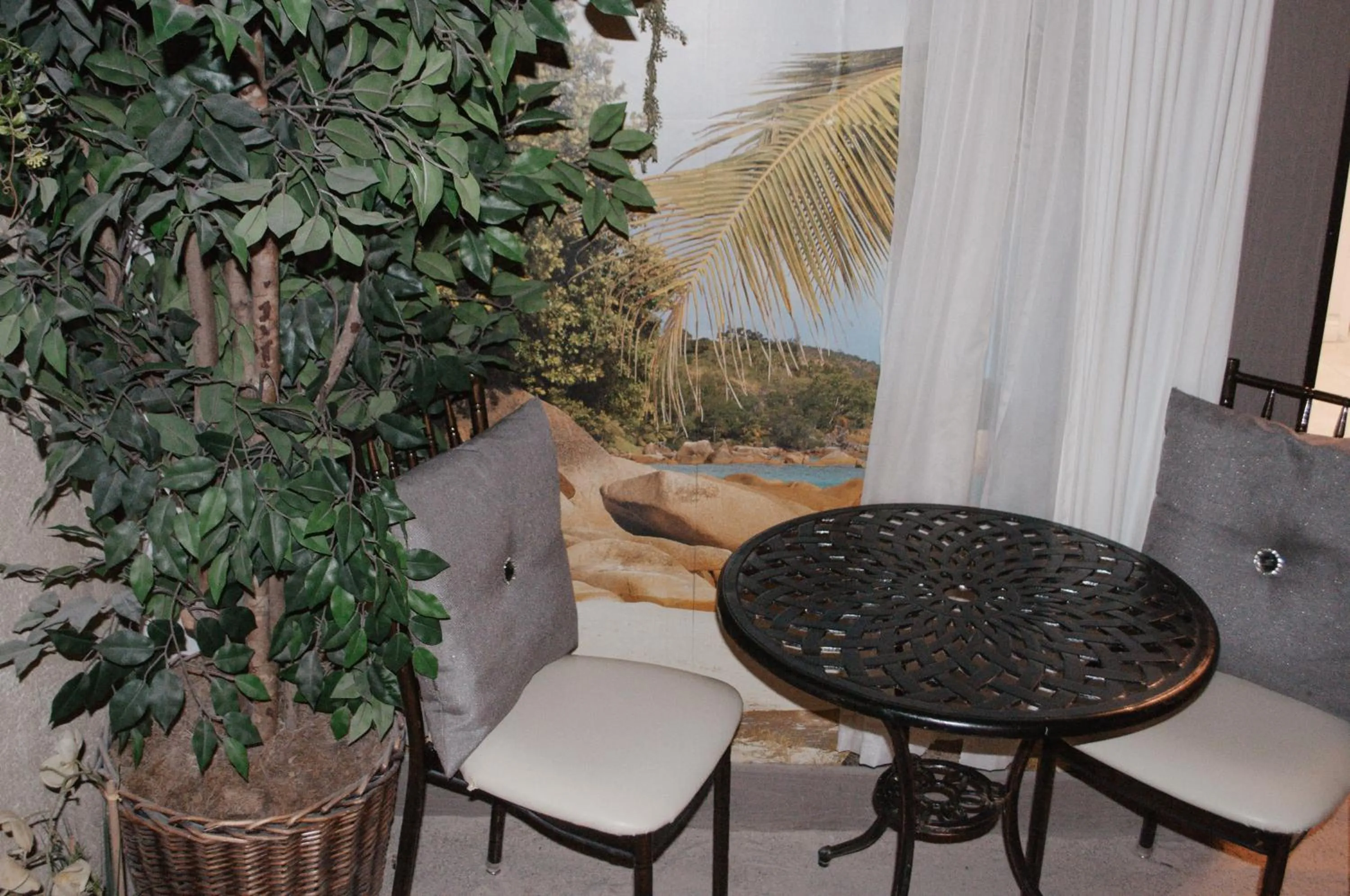 5th East Hall Bed & Breakfast