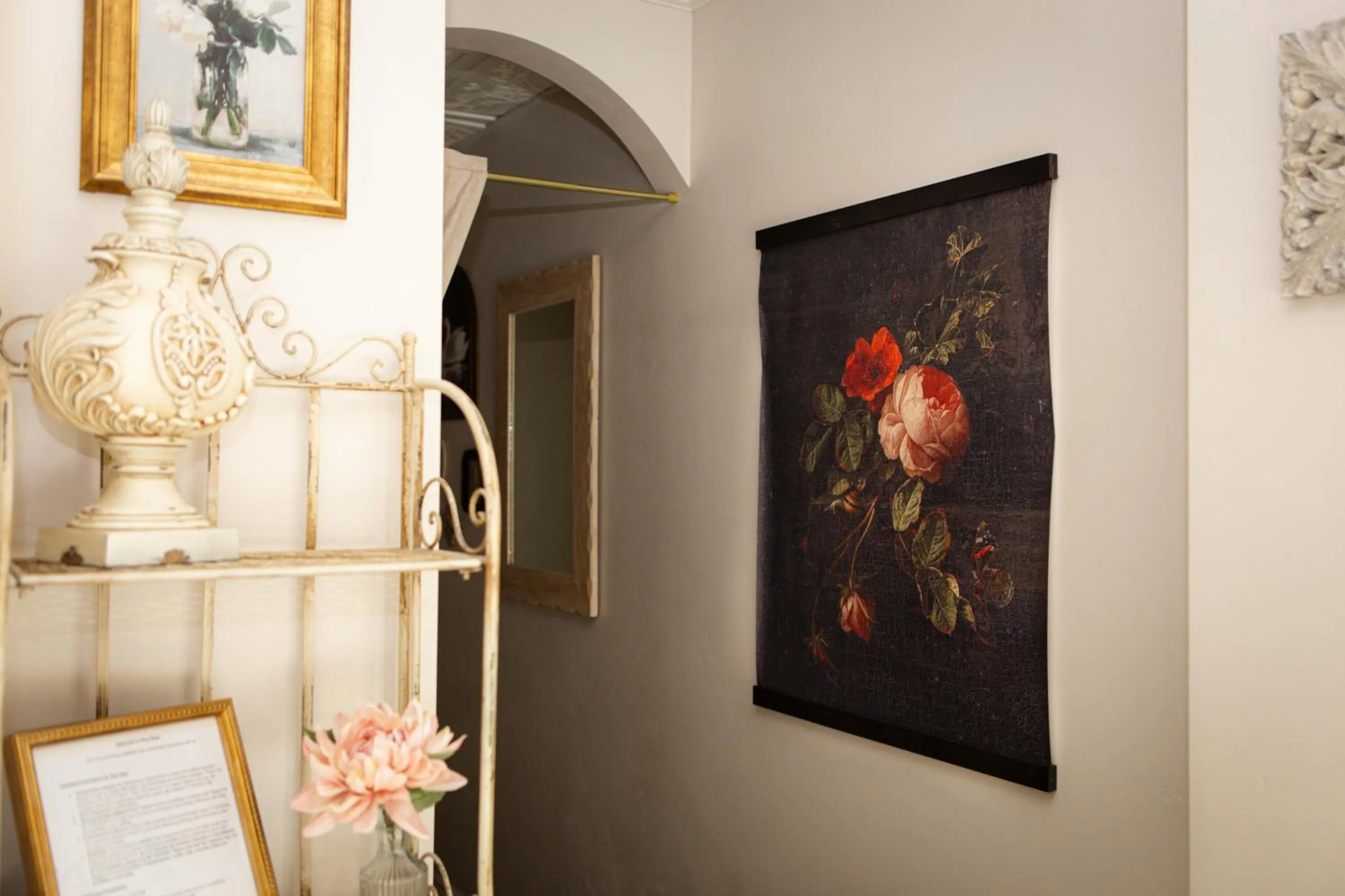 Hideaway Suites On 5th-Formally 5th East Hall