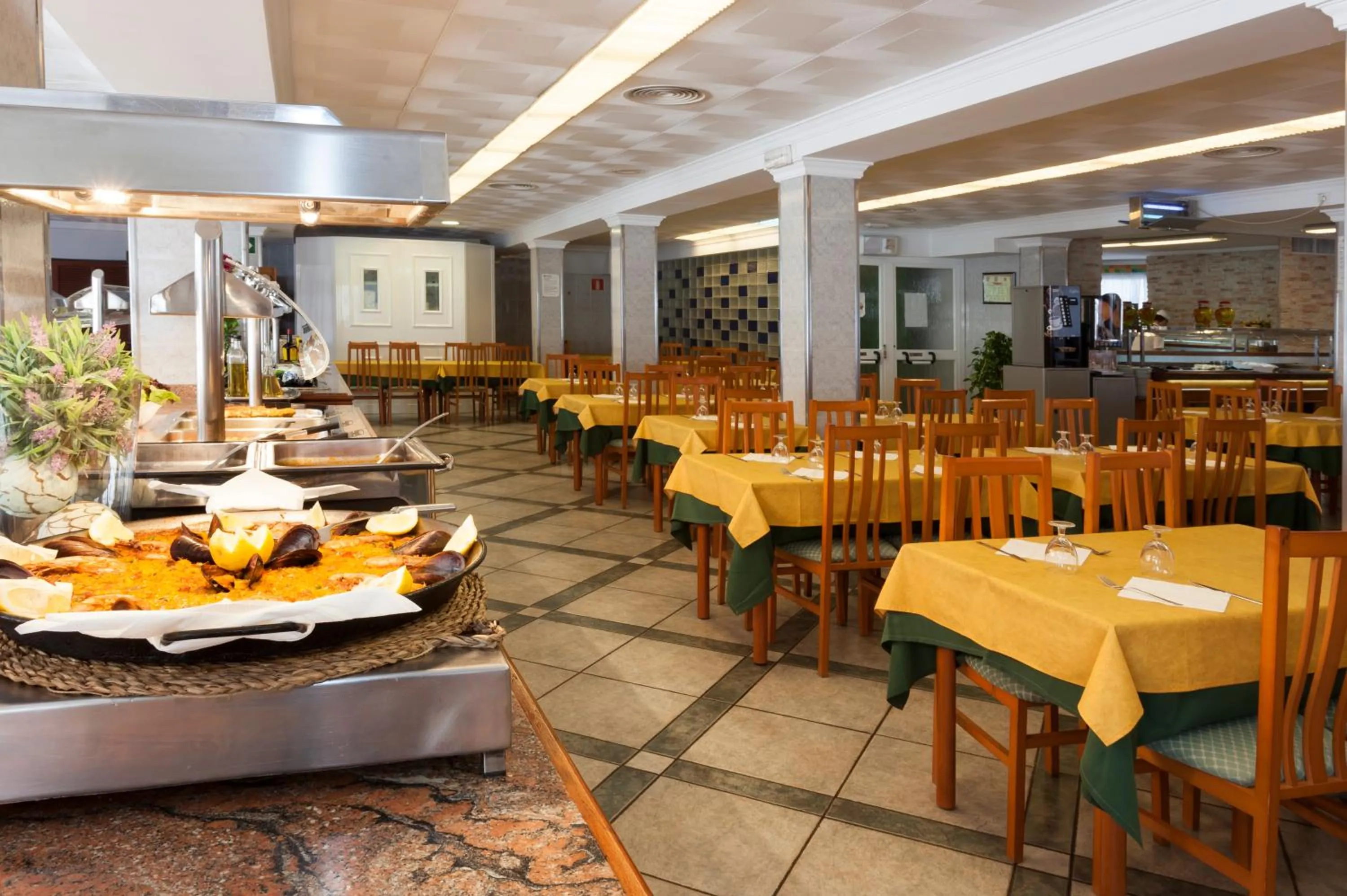 Restaurant/places to eat in Hotel Riutort