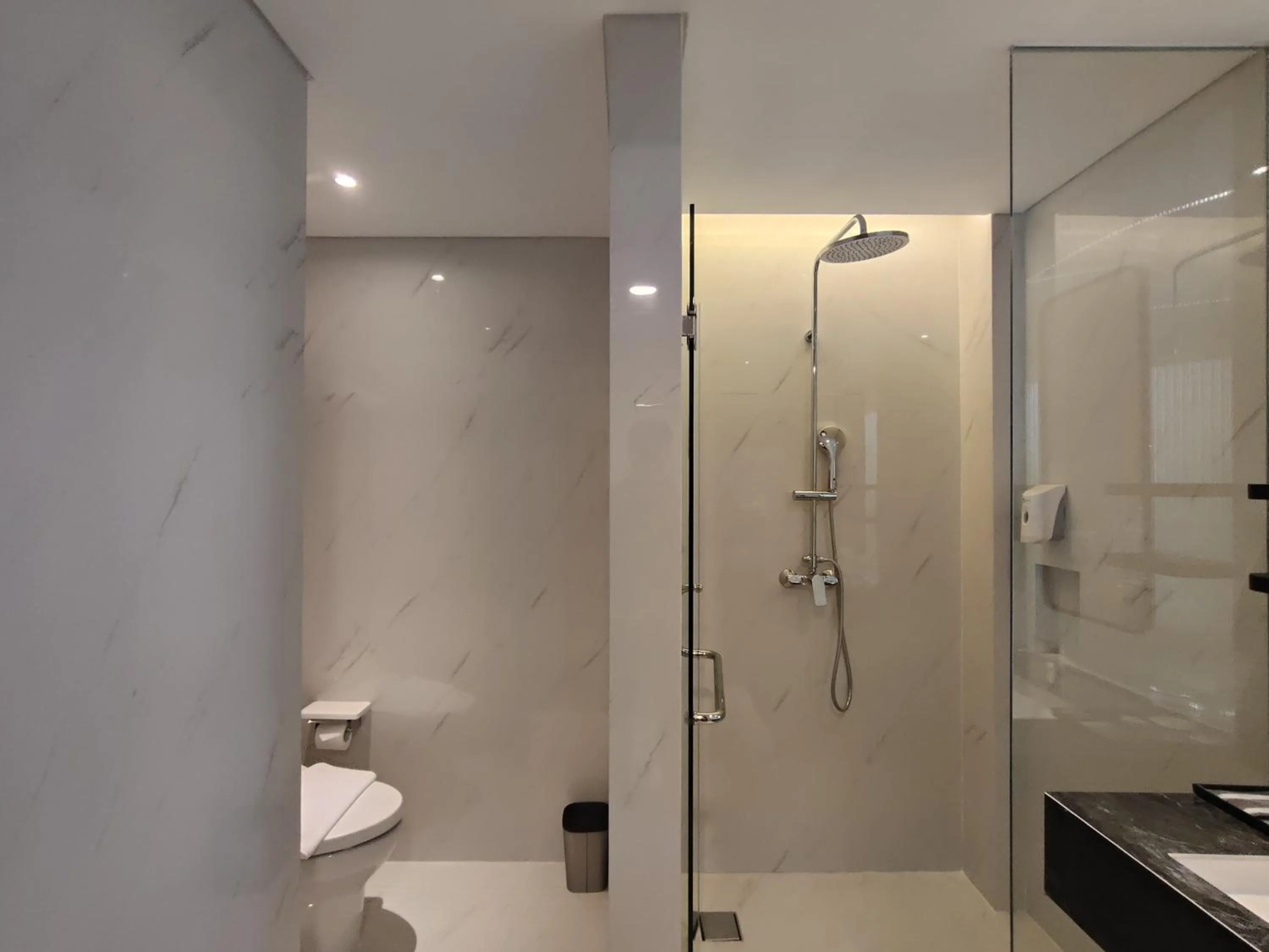 Bathroom in Grand Whiz Hotel Praxis Surabaya