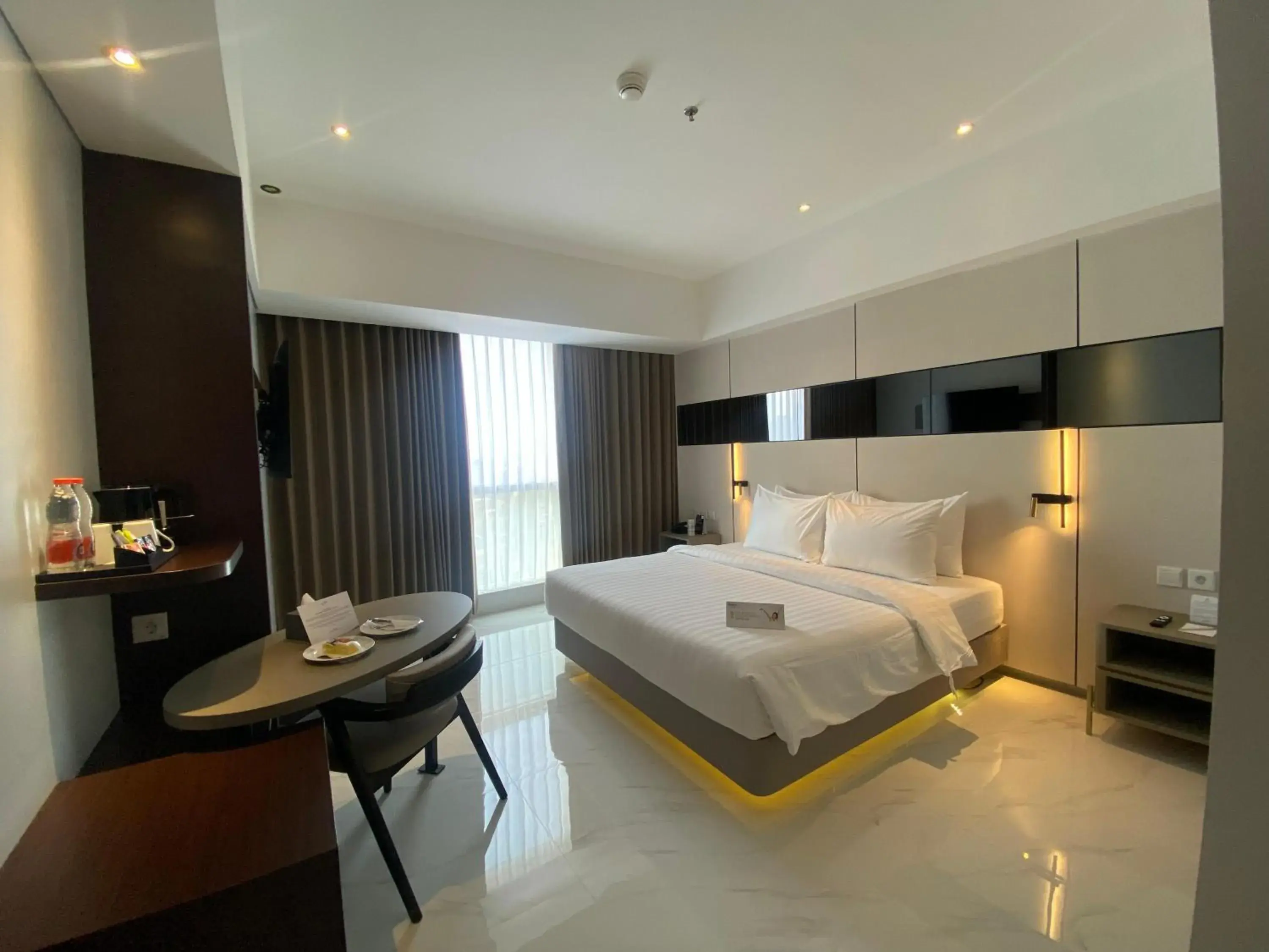 Deluxe Double Room in Grand Whiz Hotel Praxis Surabaya Deluxe Double Room in Grand Whiz Hotel Praxis Surabaya
