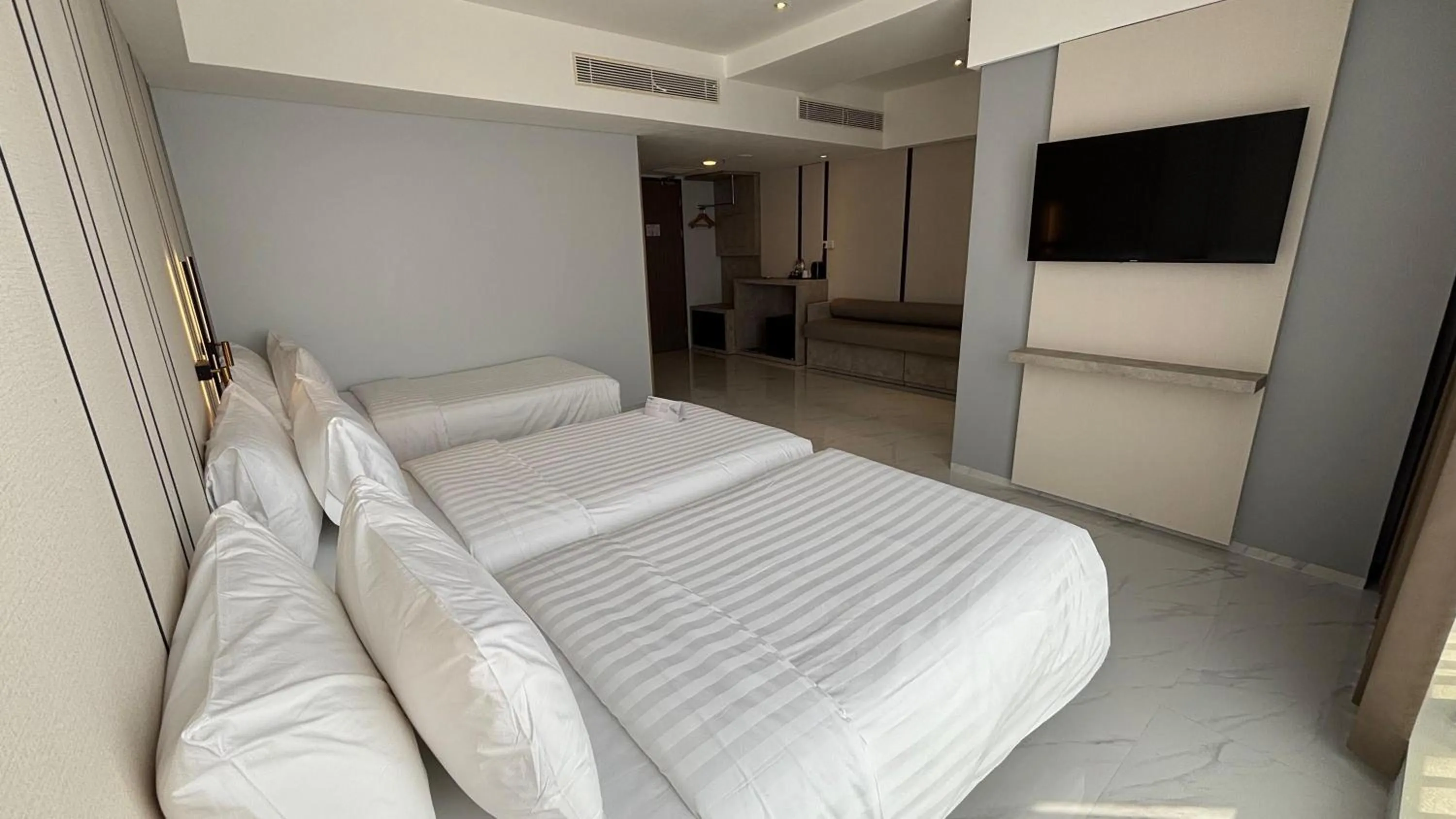 Bedroom, Bed in Grand Whiz Hotel Praxis Surabaya