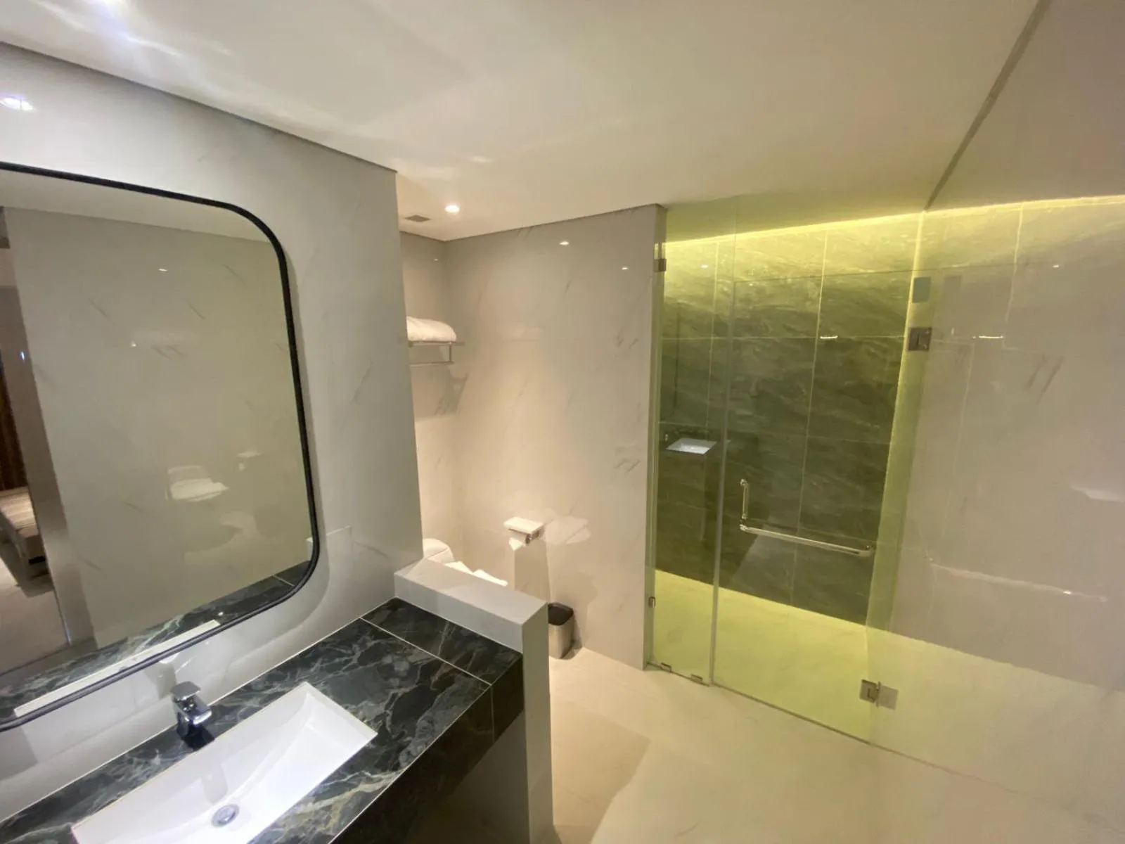 Bathroom in Grand Whiz Hotel Praxis Surabaya