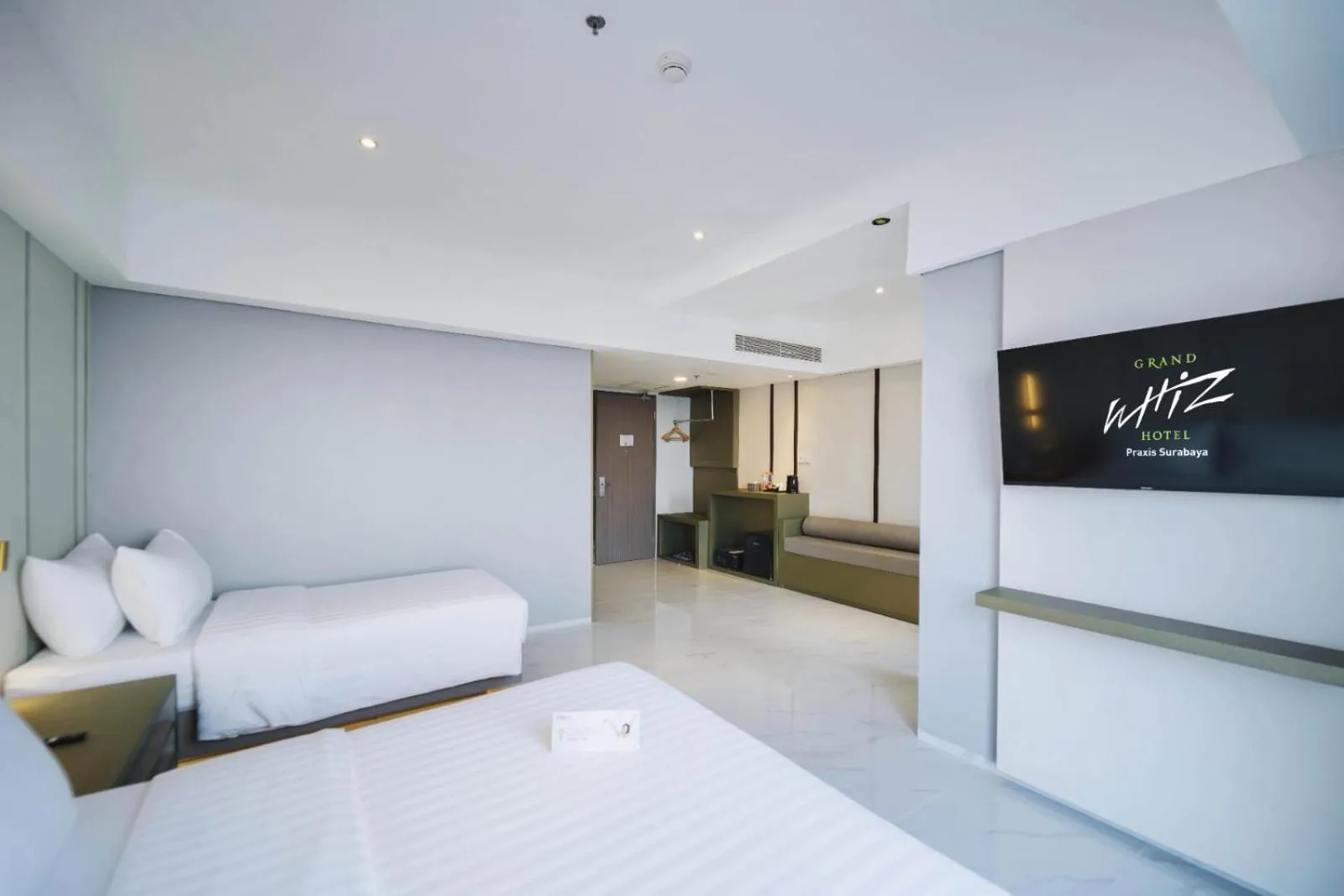Bedroom, Bed in Grand Whiz Hotel Praxis Surabaya