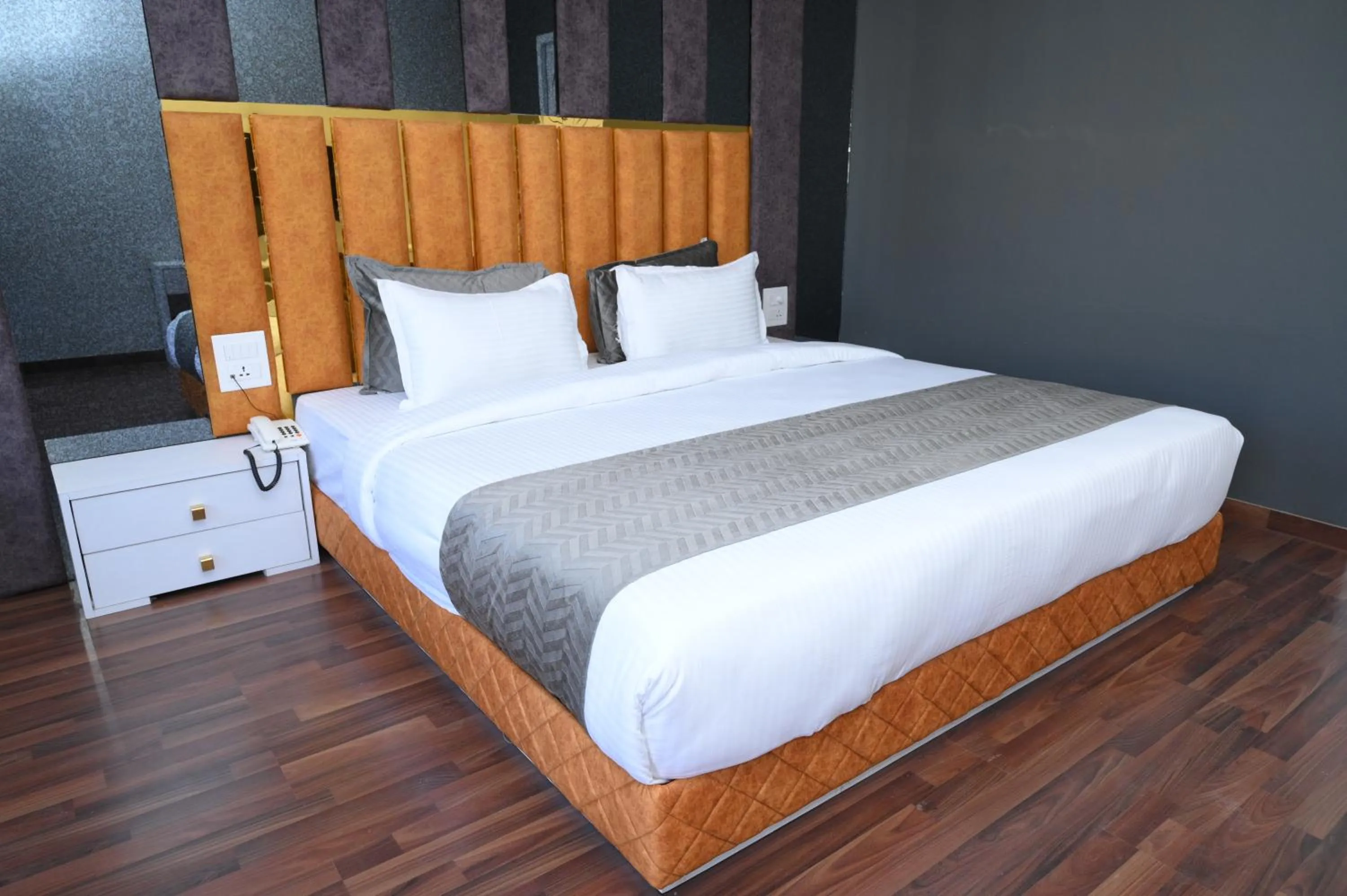 Parim Park Resort & Suites