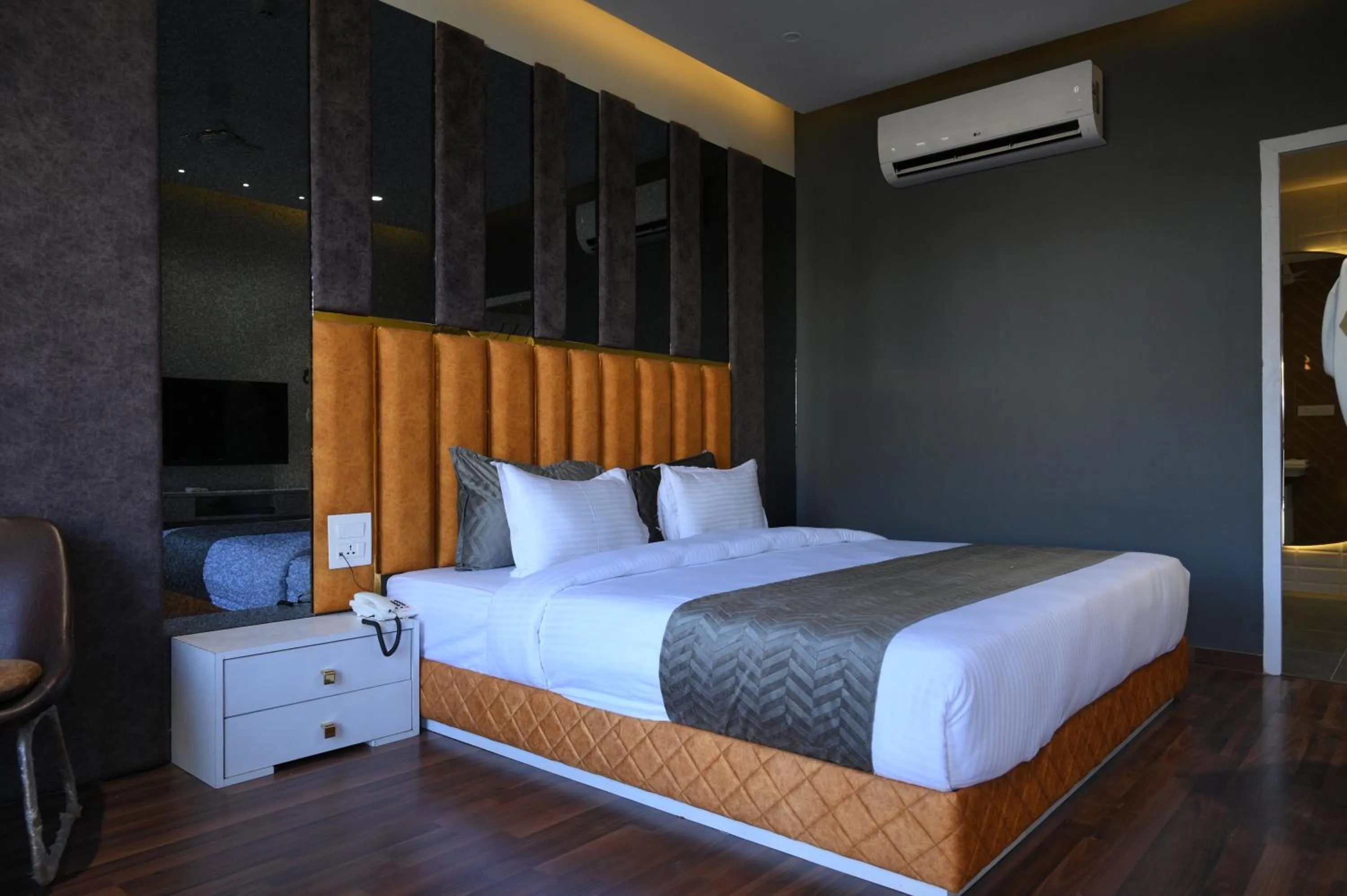 Parim Park Resort & Suites