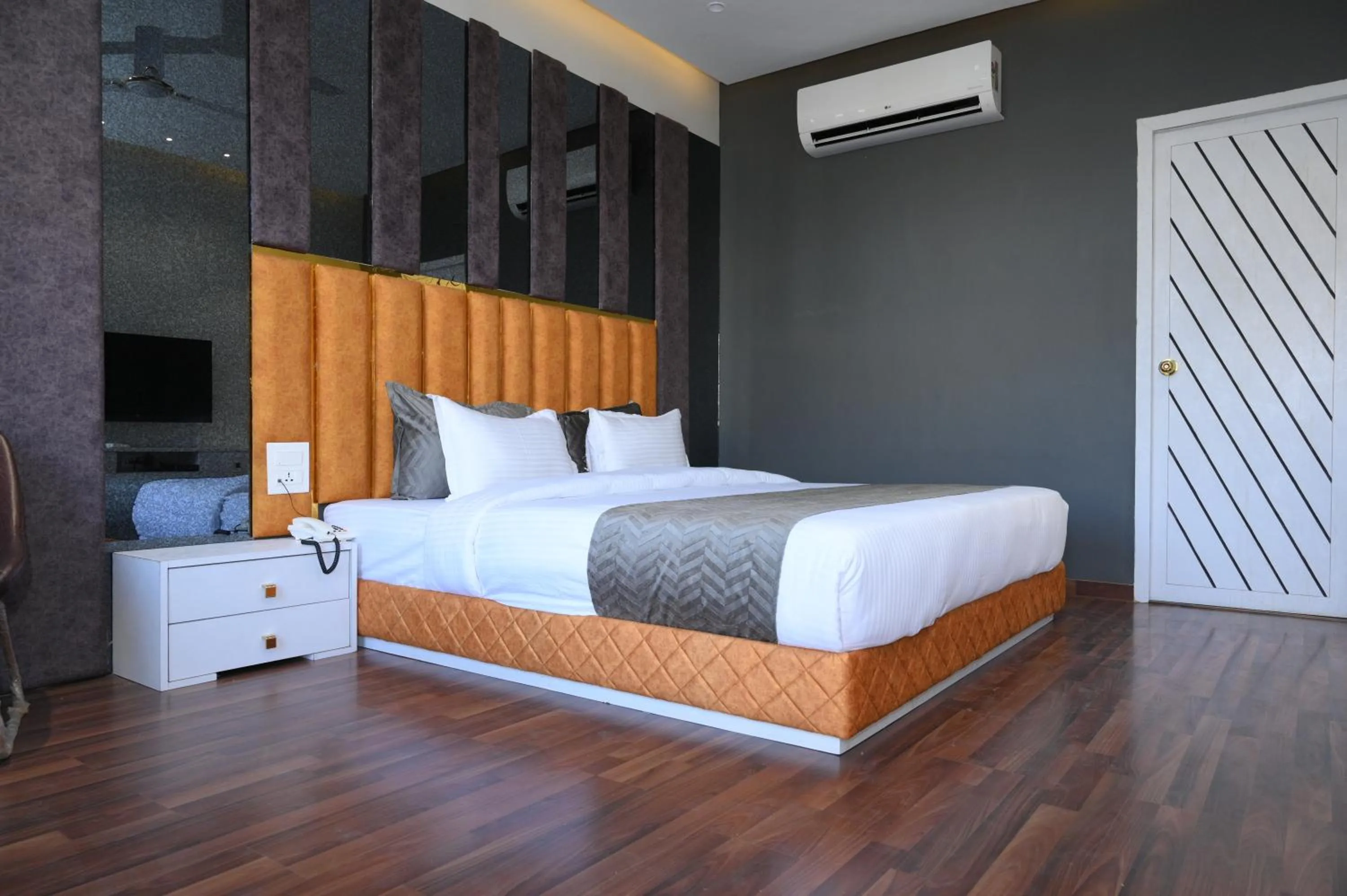 Parim Park Resort & Suites