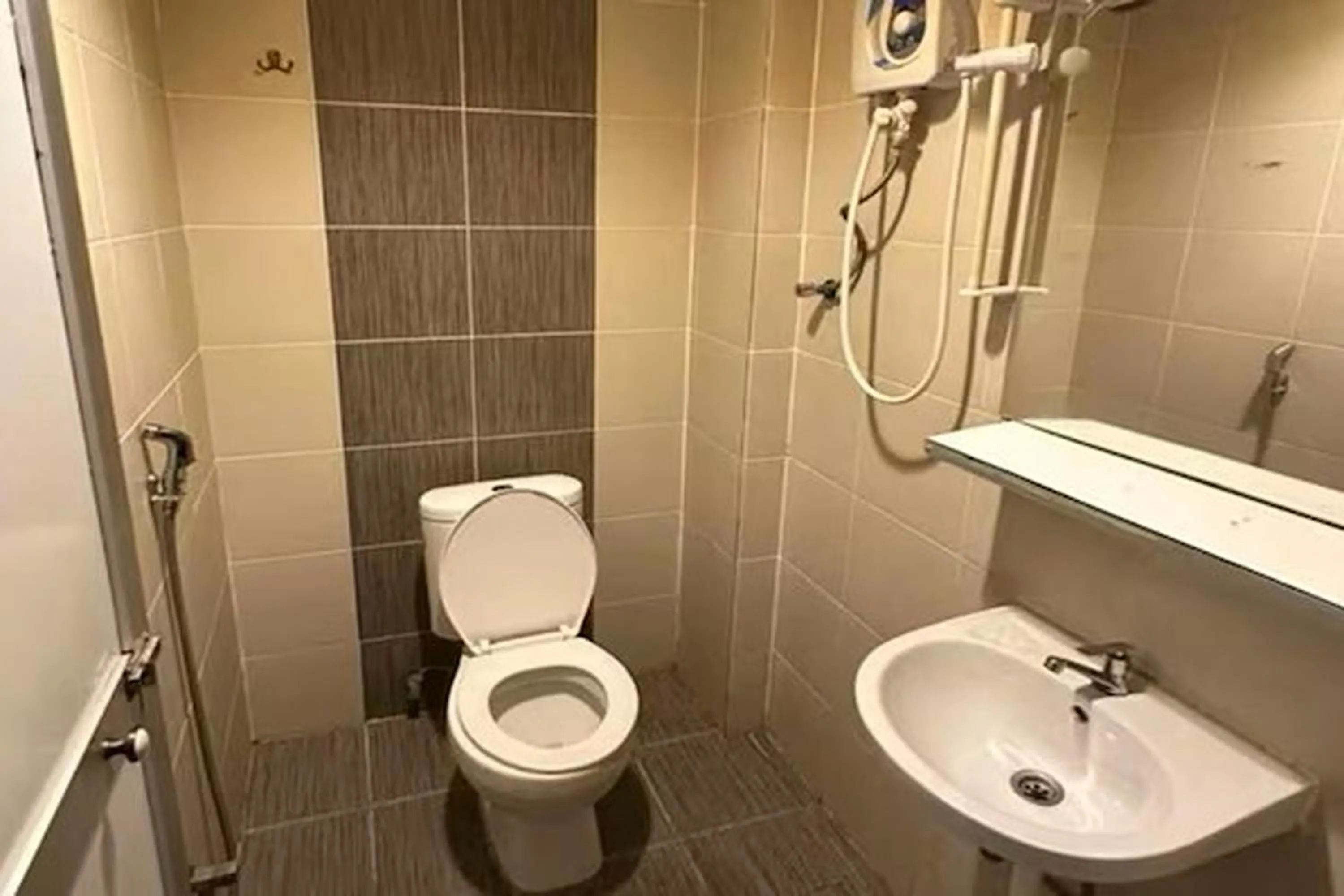 Shower in Hotel D Lima Inn Langkawi