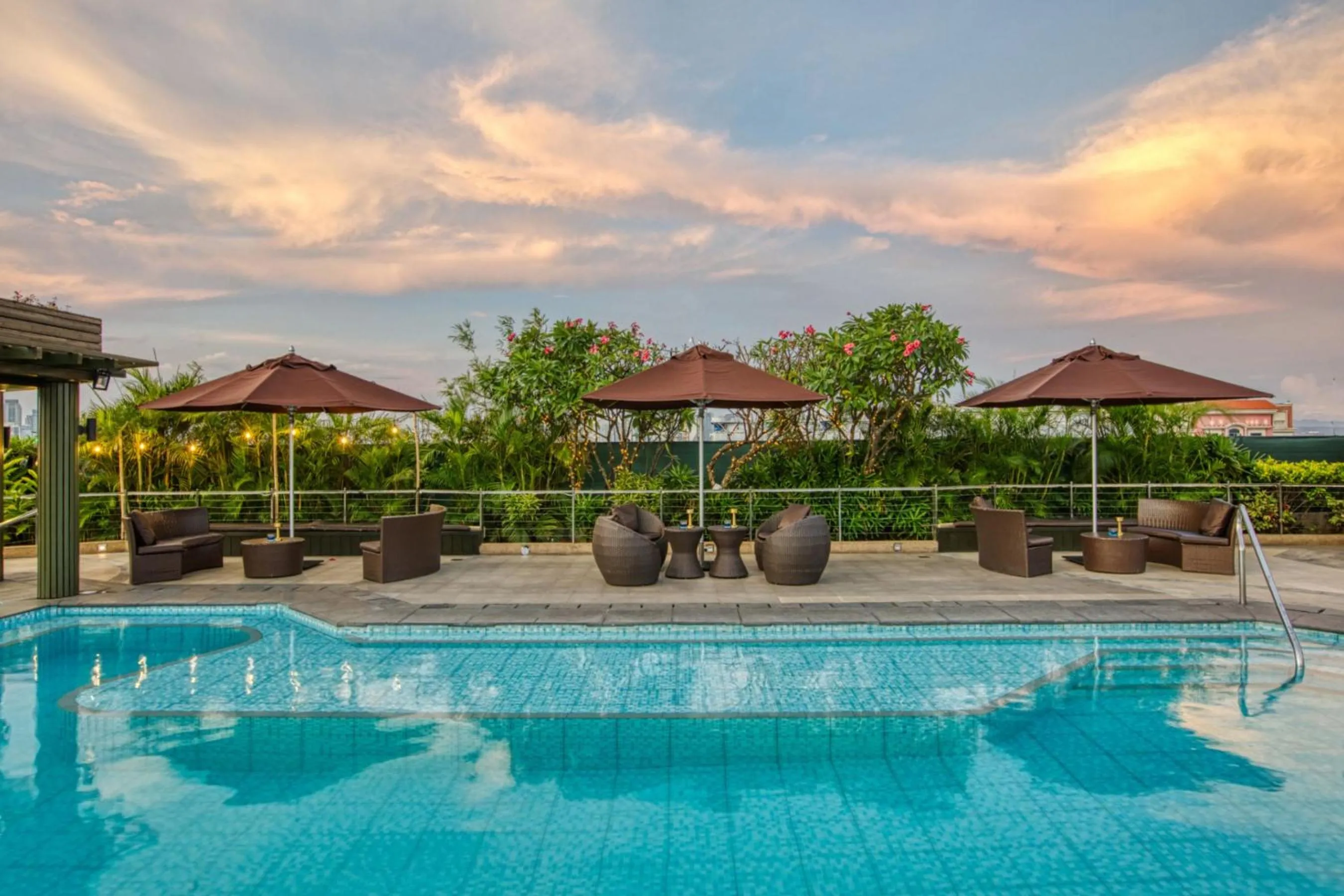 Newport Stay by Runway Manila & Attractions