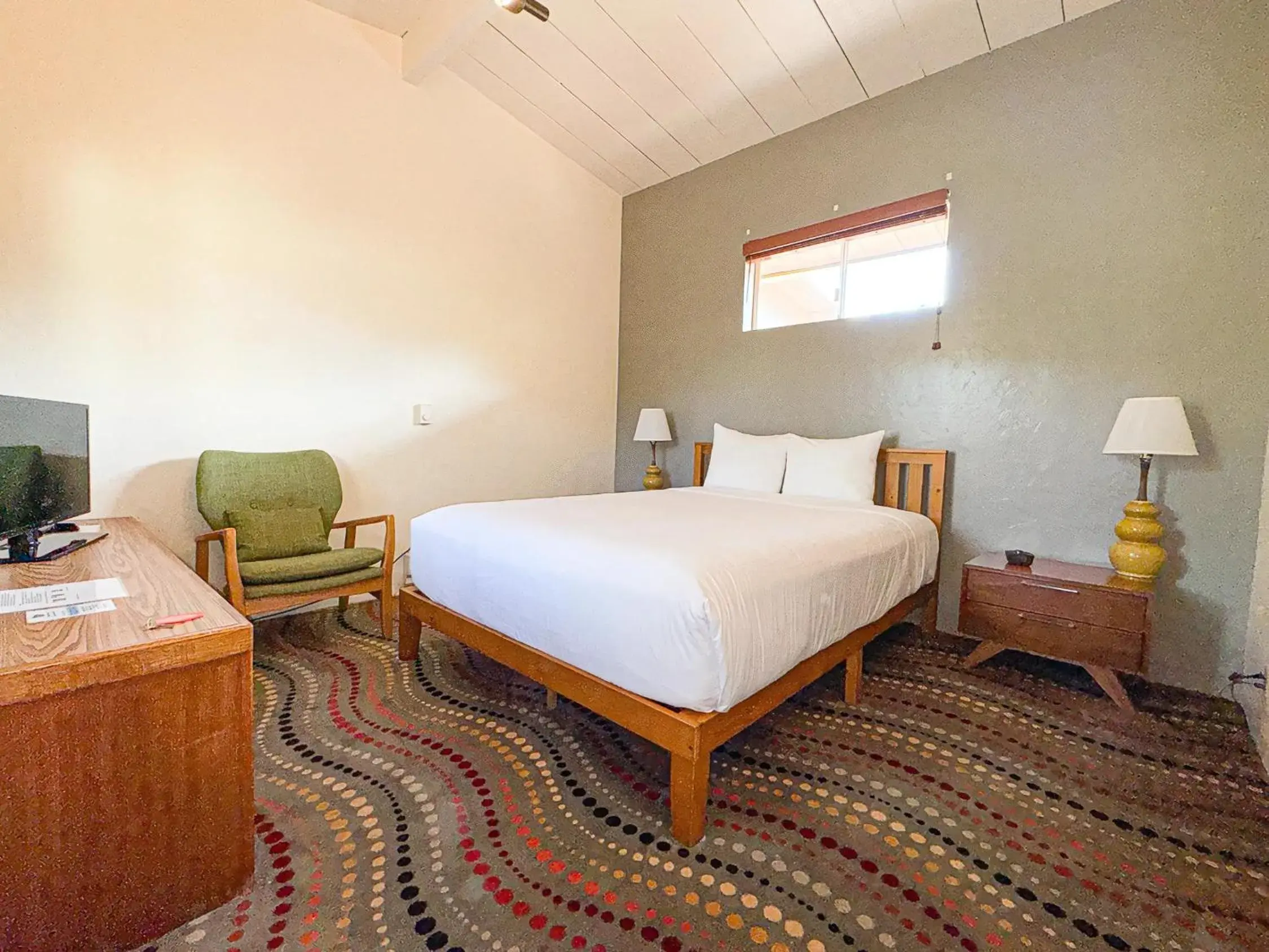 Queen Room in Contenta Inn Queen Room in Contenta Inn