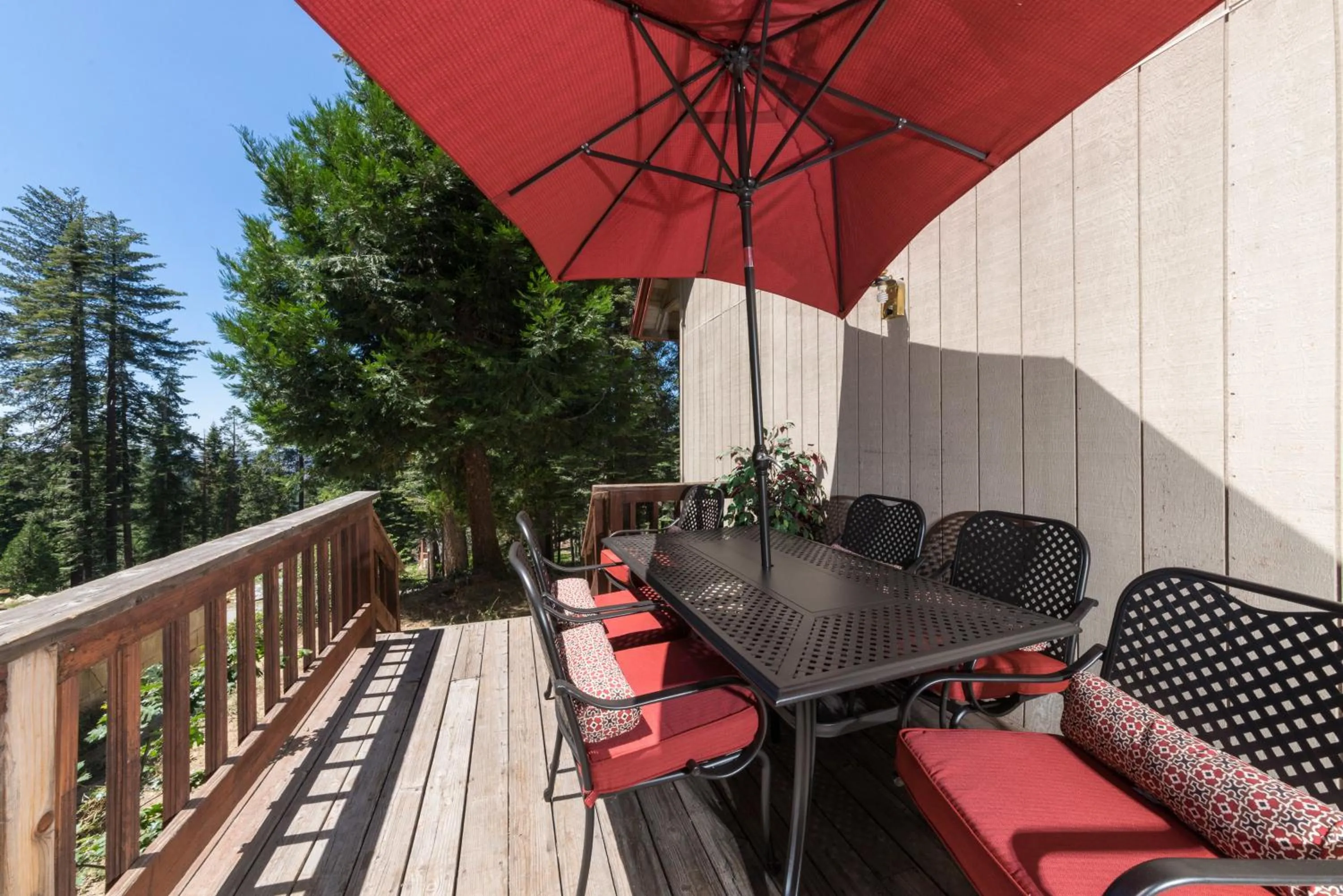 Patio in Inside Yosemite Mountain Beauty