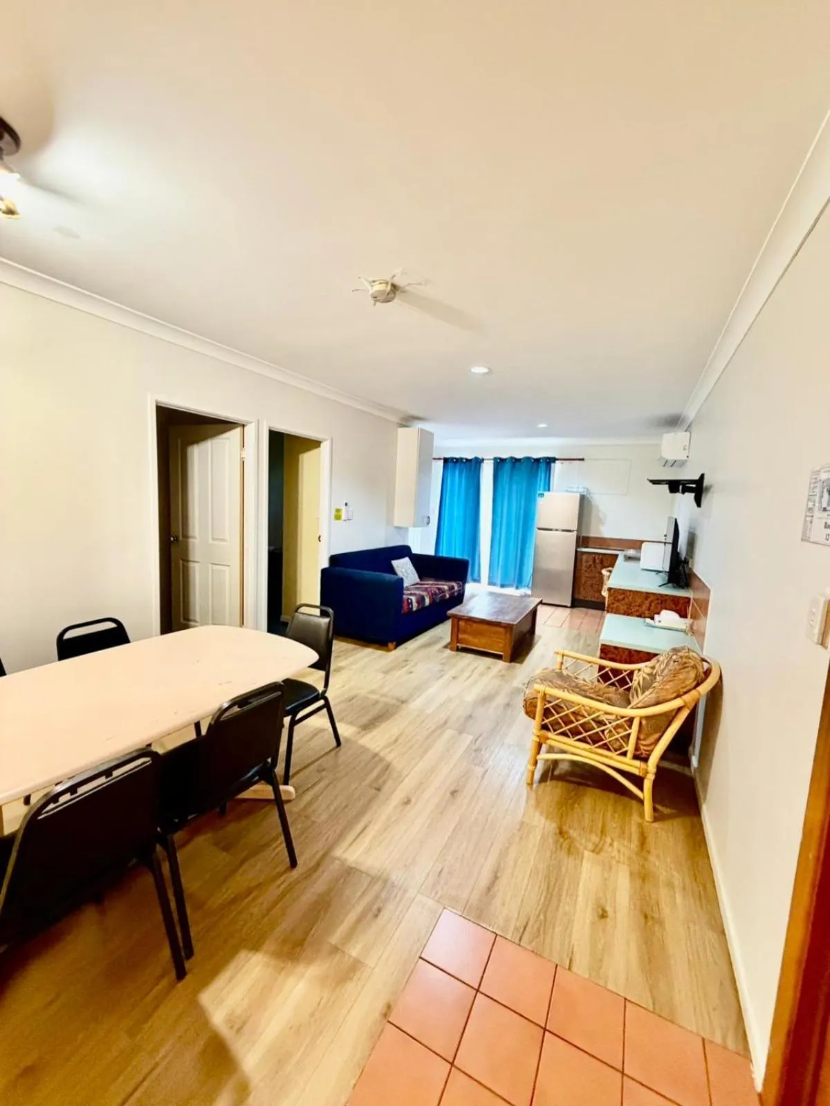 Living room in Townview Motel