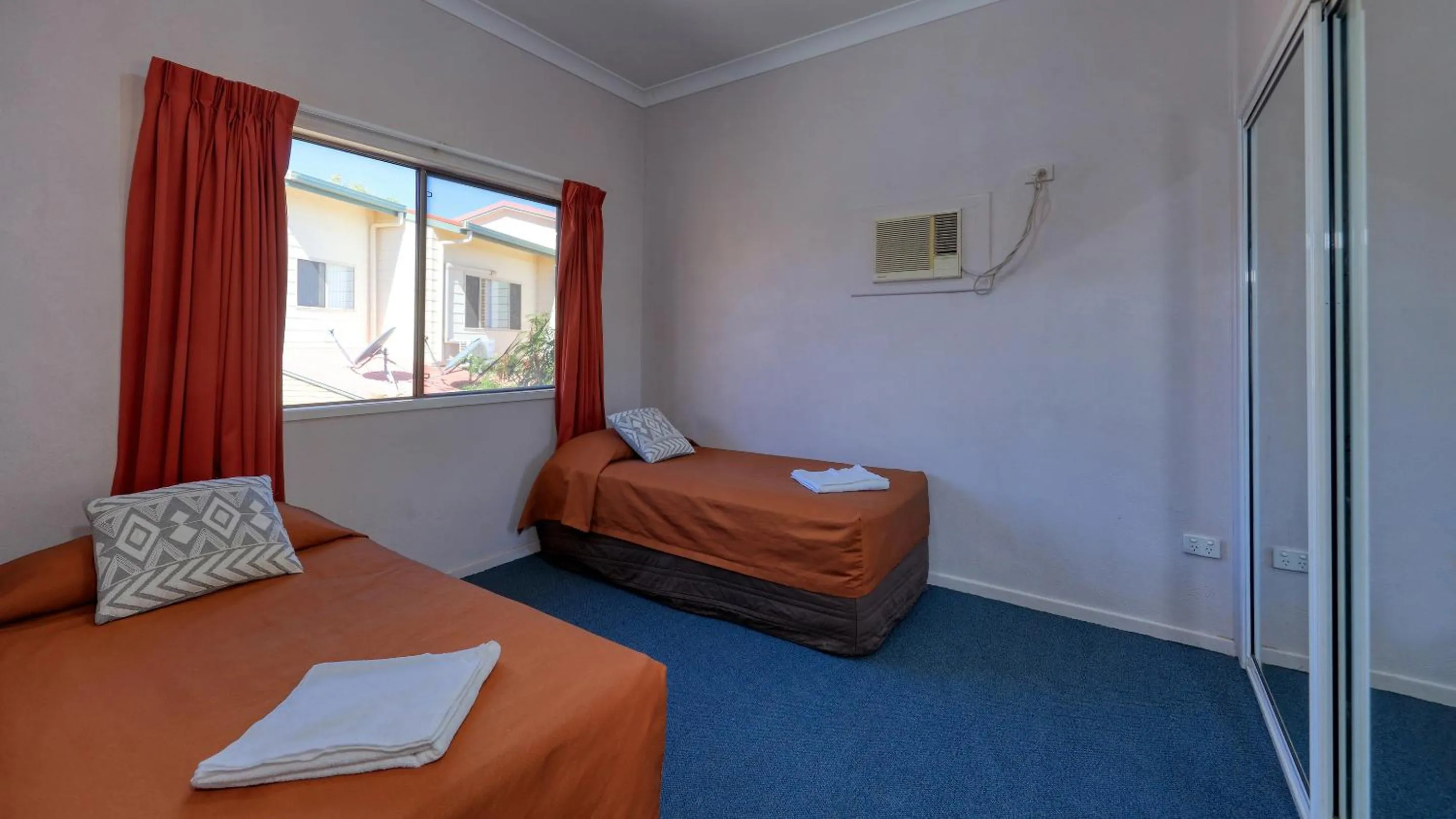 Bed in Townview Motel