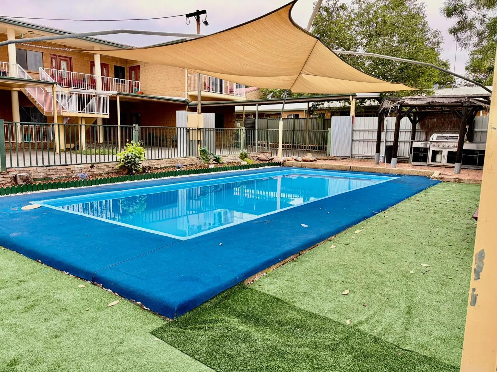 Swimming pool in Townview Motel