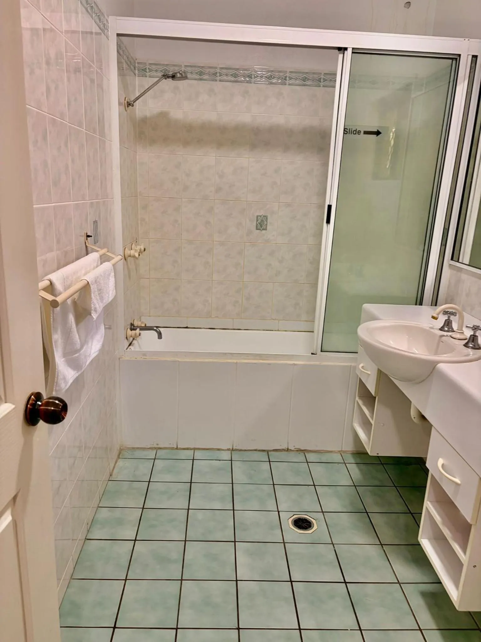 Shower in Townview Motel