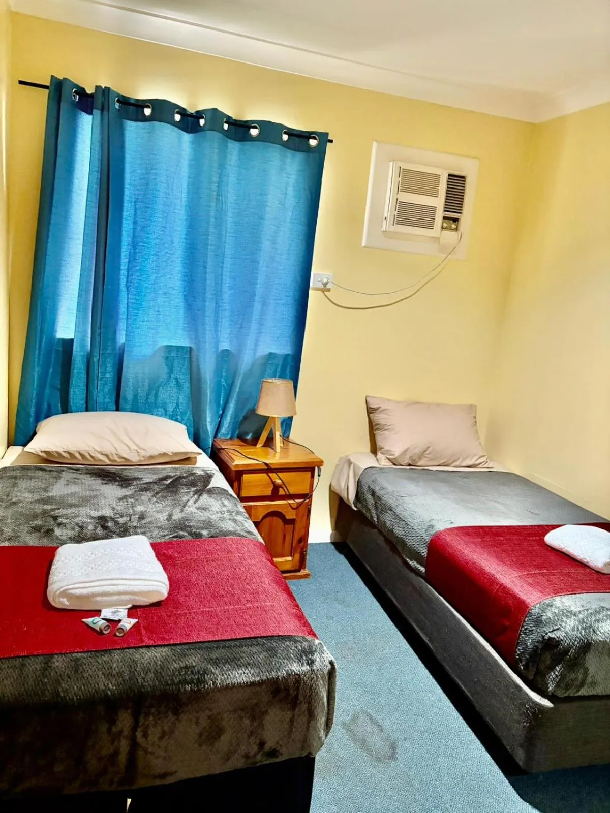 Bed in Townview Motel